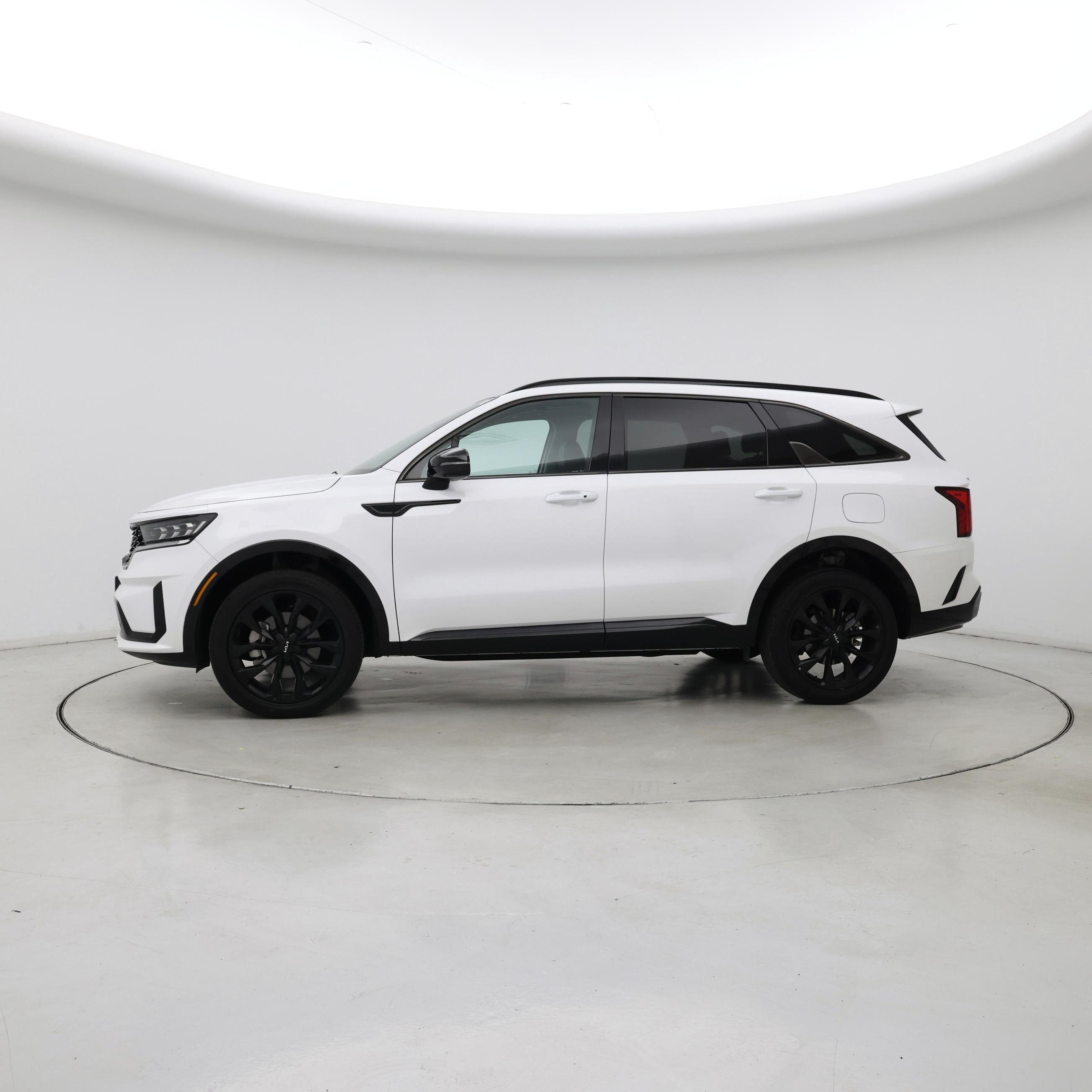 Thumbnail: 2023 Kia Sorento - 3