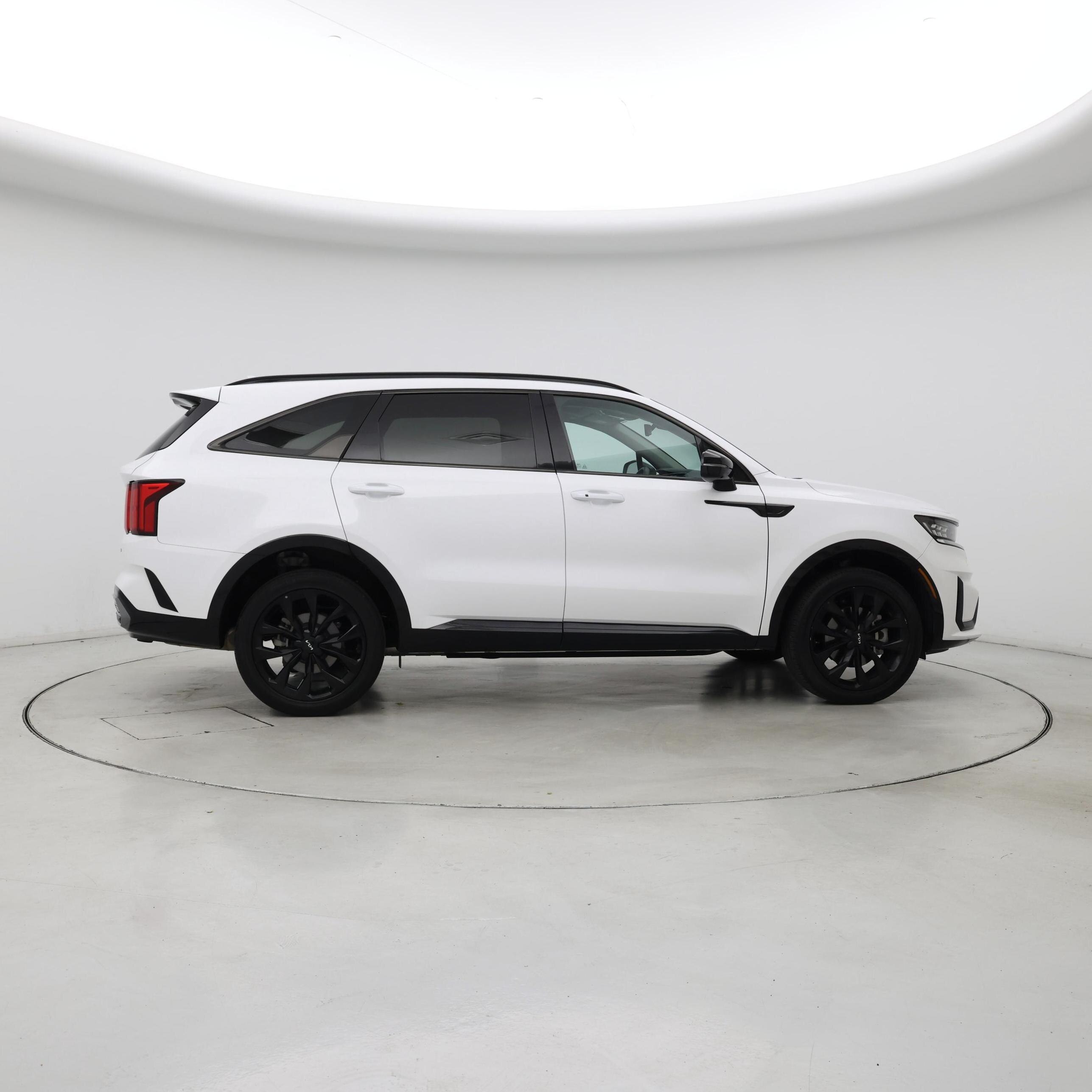 Thumbnail: 2023 Kia Sorento - 7