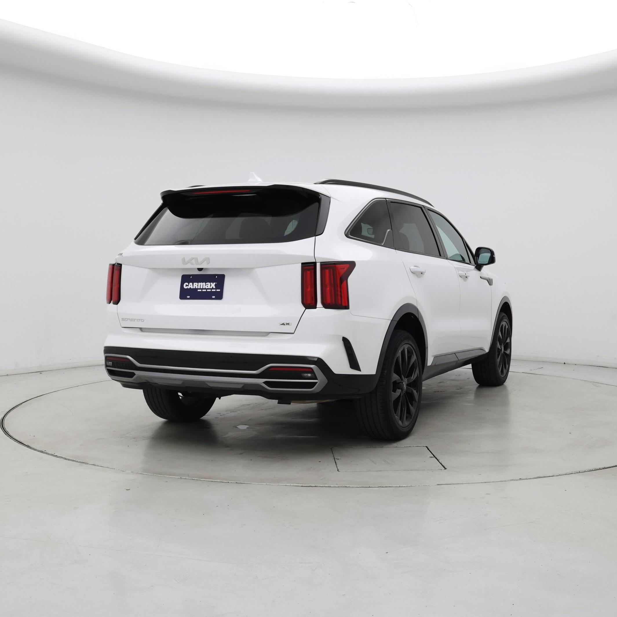 Thumbnail: 2023 Kia Sorento - 8