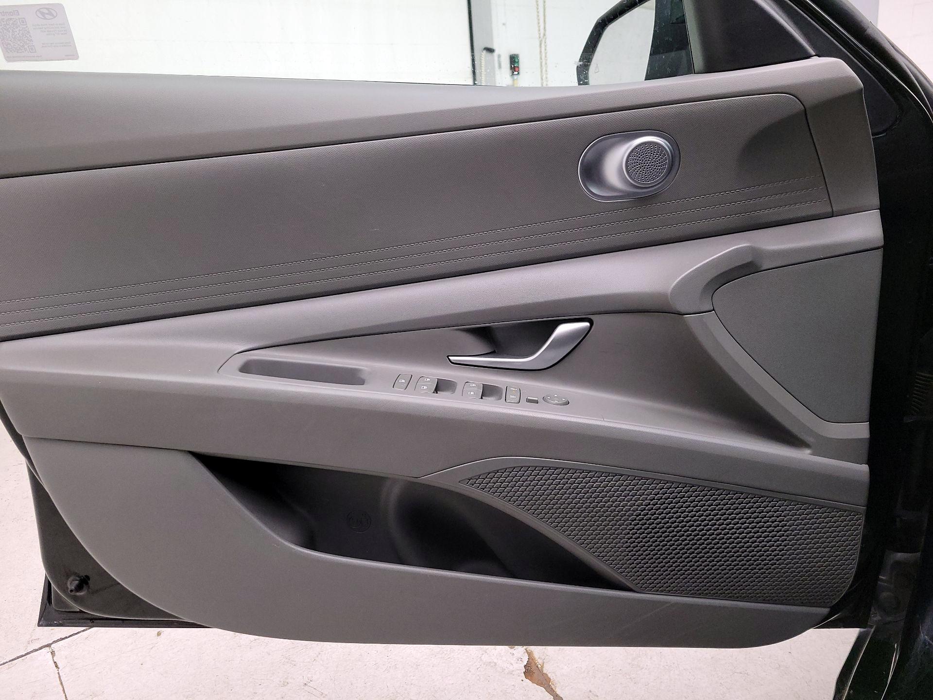 Thumbnail: 2024 Hyundai Elantra - 10