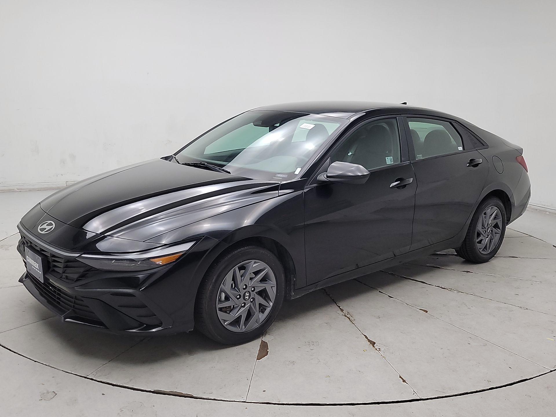 Thumbnail: 2024 Hyundai Elantra - 3