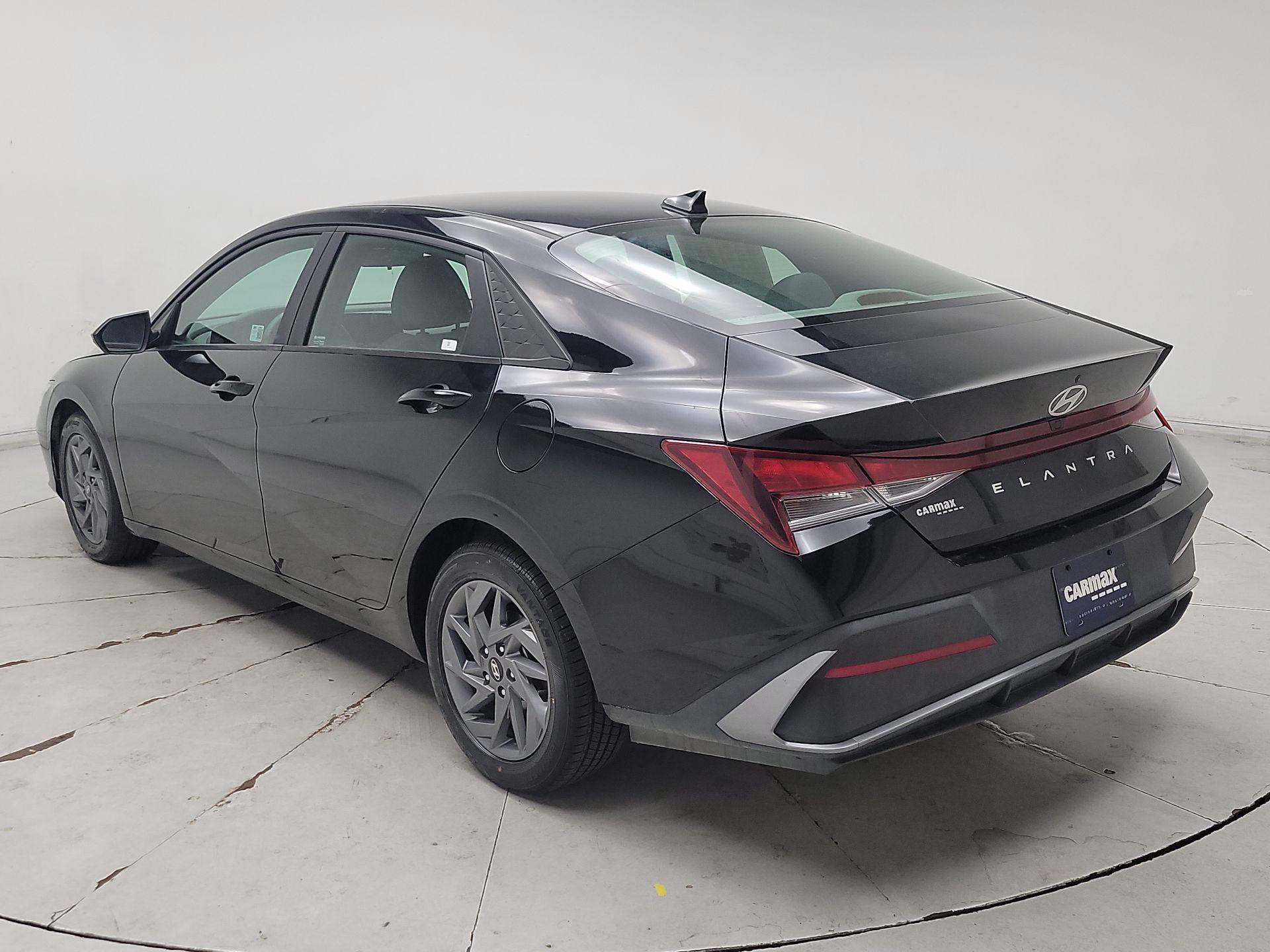 Thumbnail: 2024 Hyundai Elantra - 7