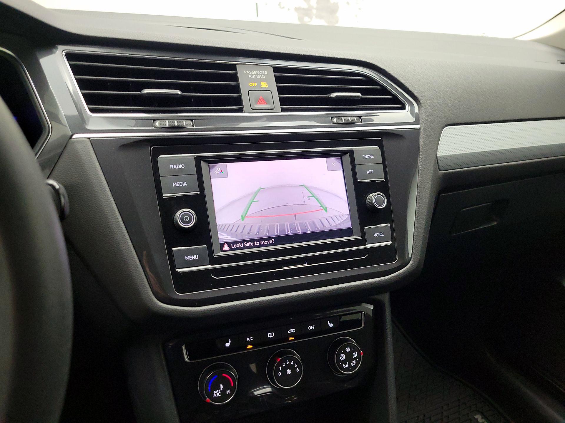 Thumbnail: 2022 Volkswagen Tiguan - 12