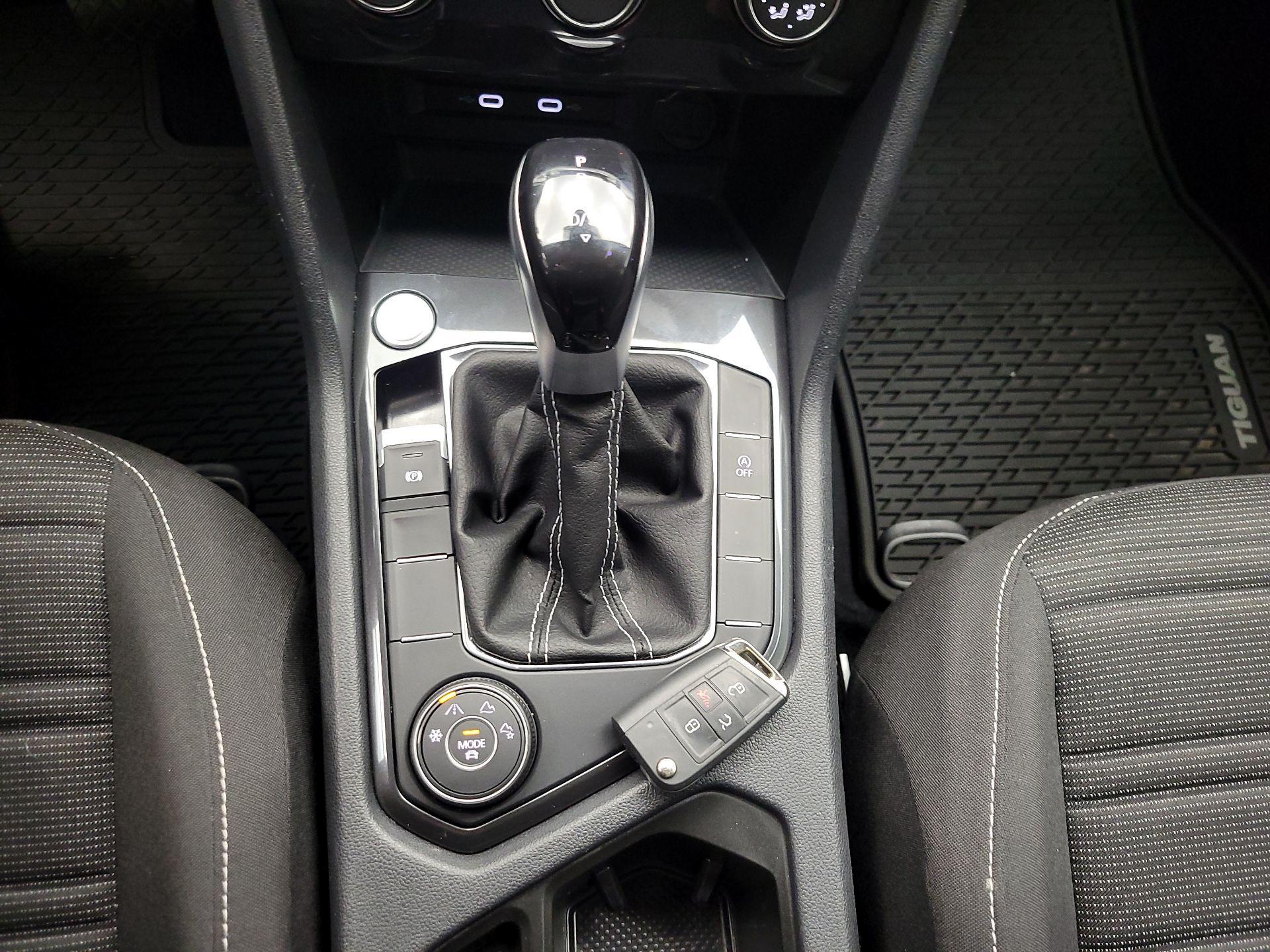 Thumbnail: 2022 Volkswagen Tiguan - 15