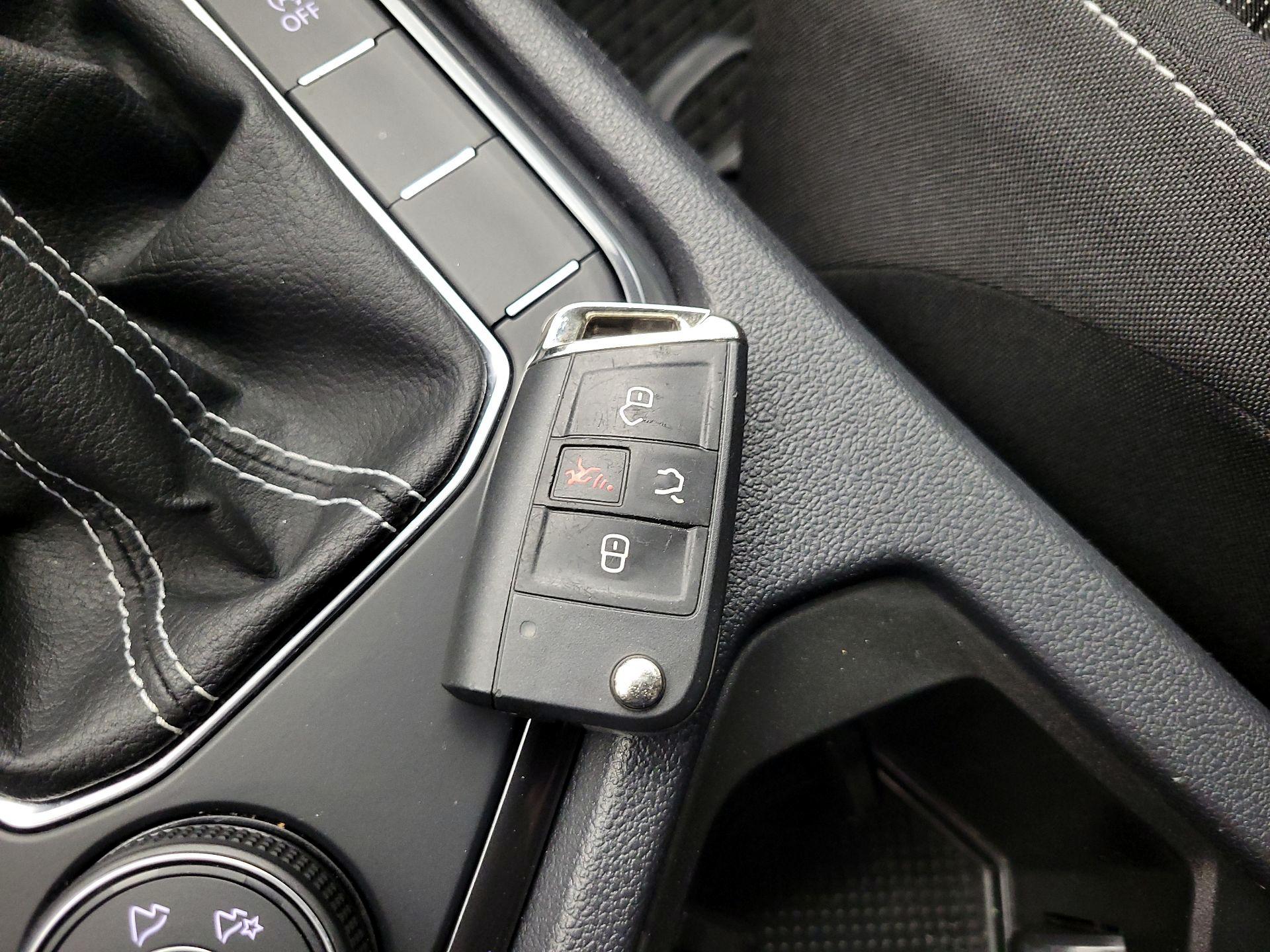 Thumbnail: 2022 Volkswagen Tiguan - 20