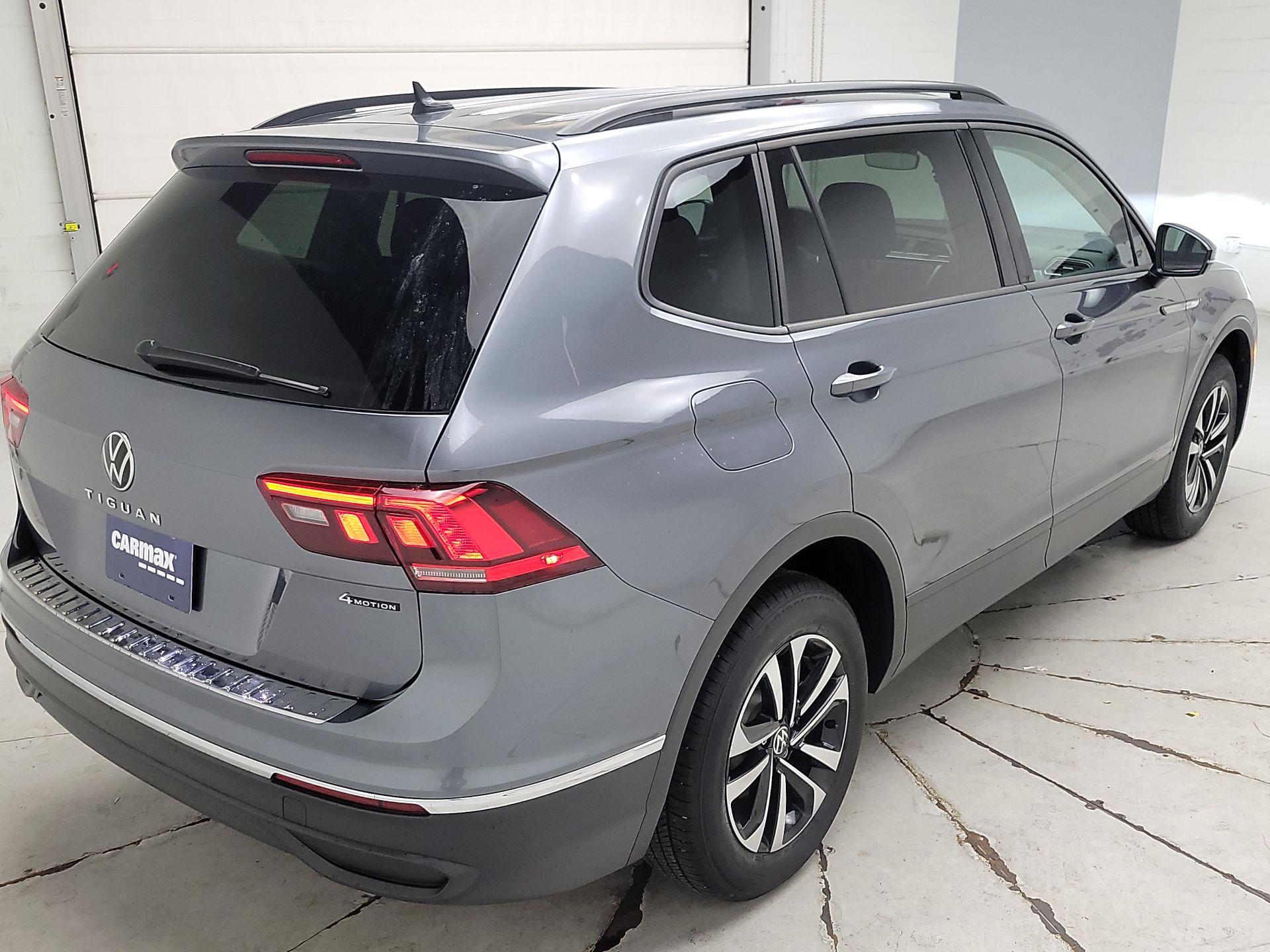 Thumbnail: 2022 Volkswagen Tiguan - 5