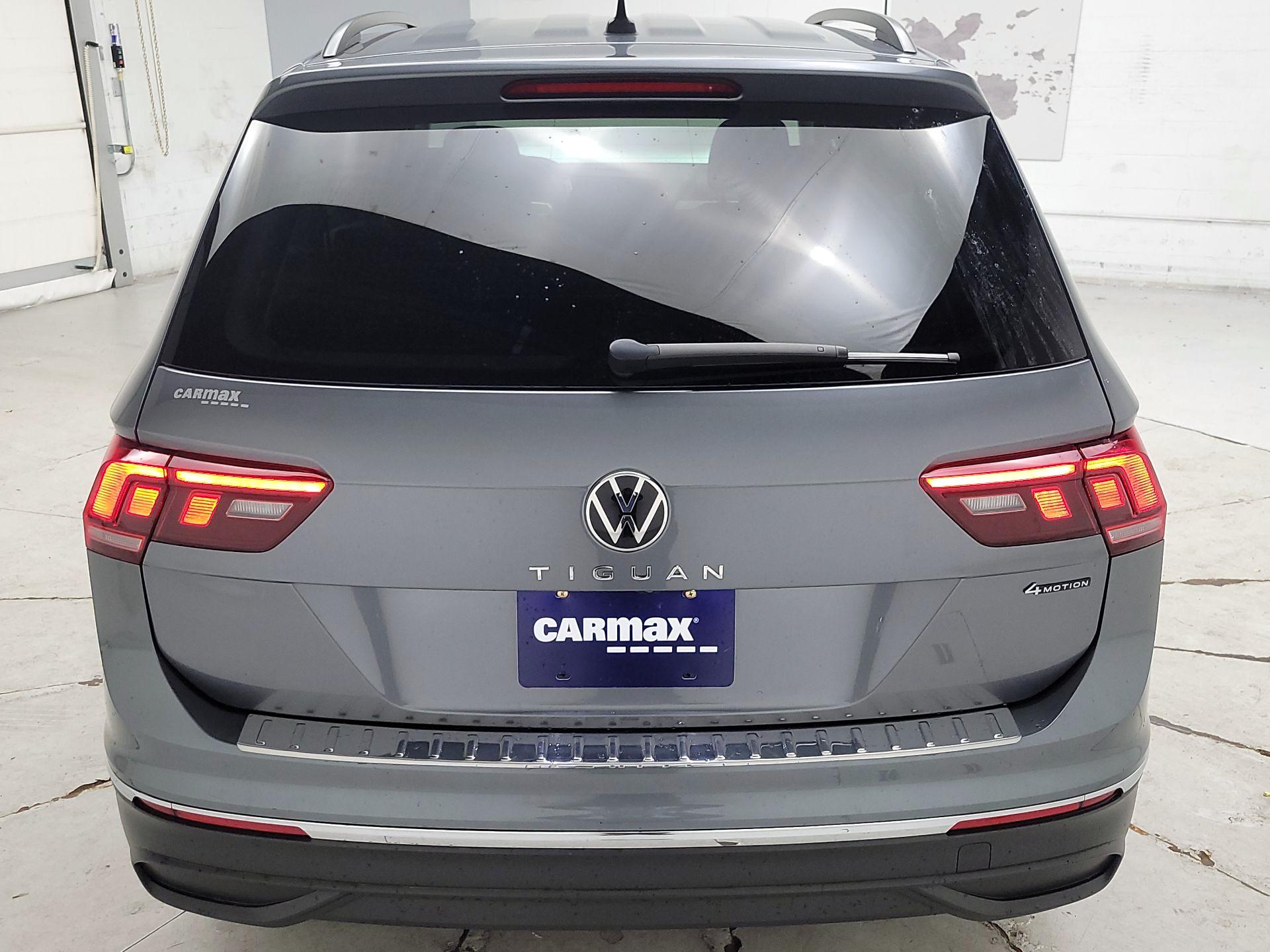 Thumbnail: 2022 Volkswagen Tiguan - 6