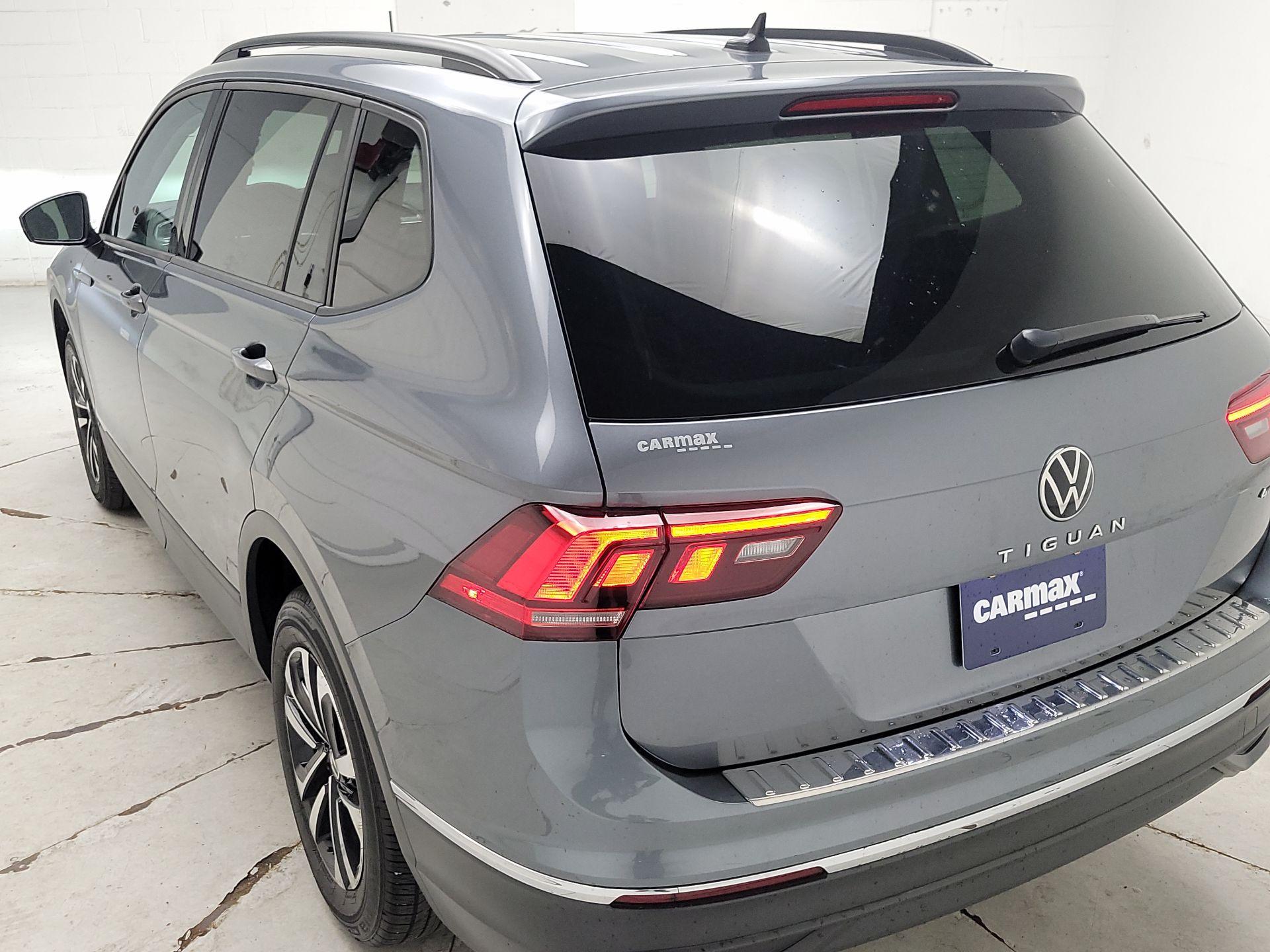 Thumbnail: 2022 Volkswagen Tiguan - 7