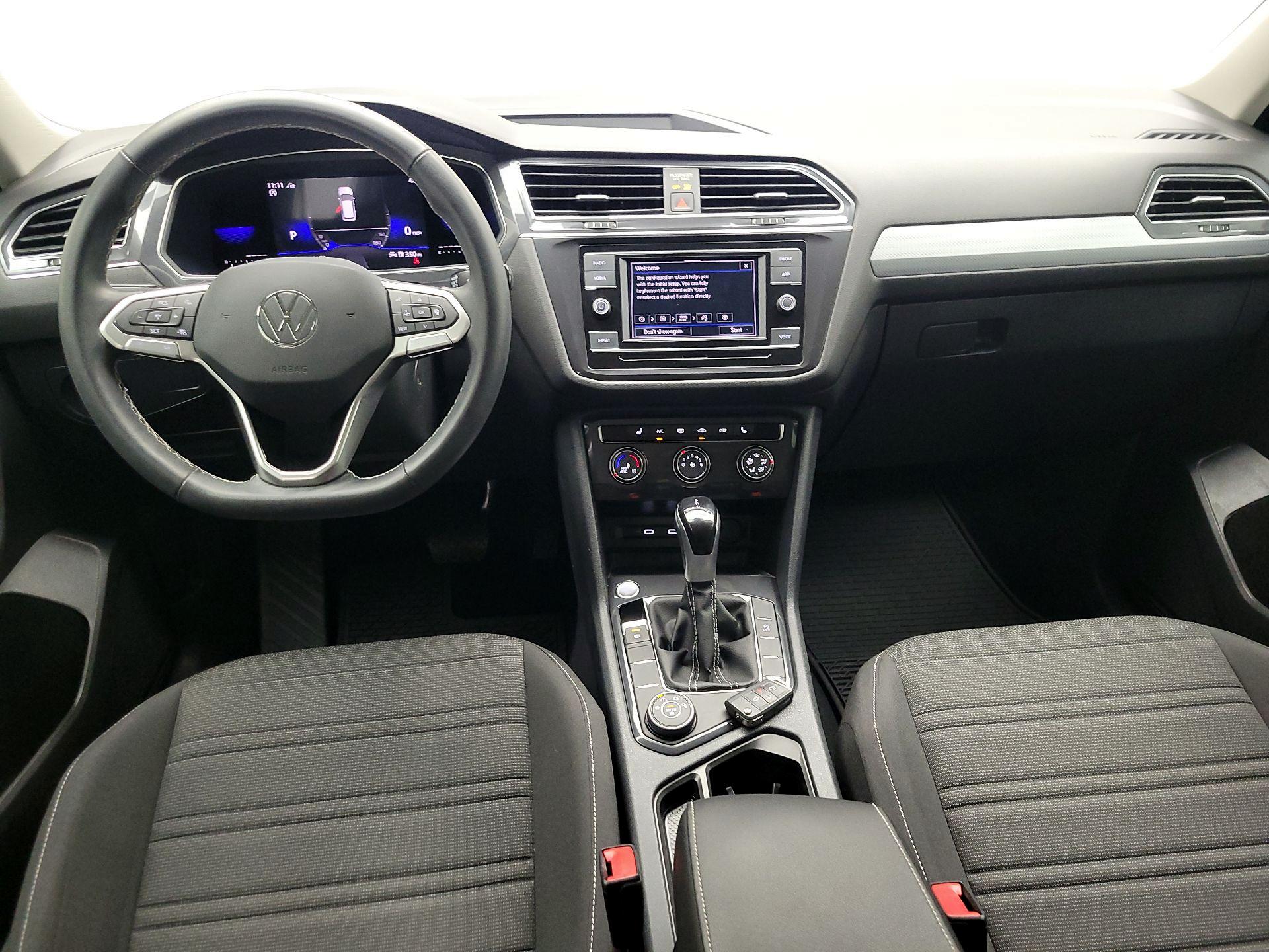 Thumbnail: 2022 Volkswagen Tiguan - 8