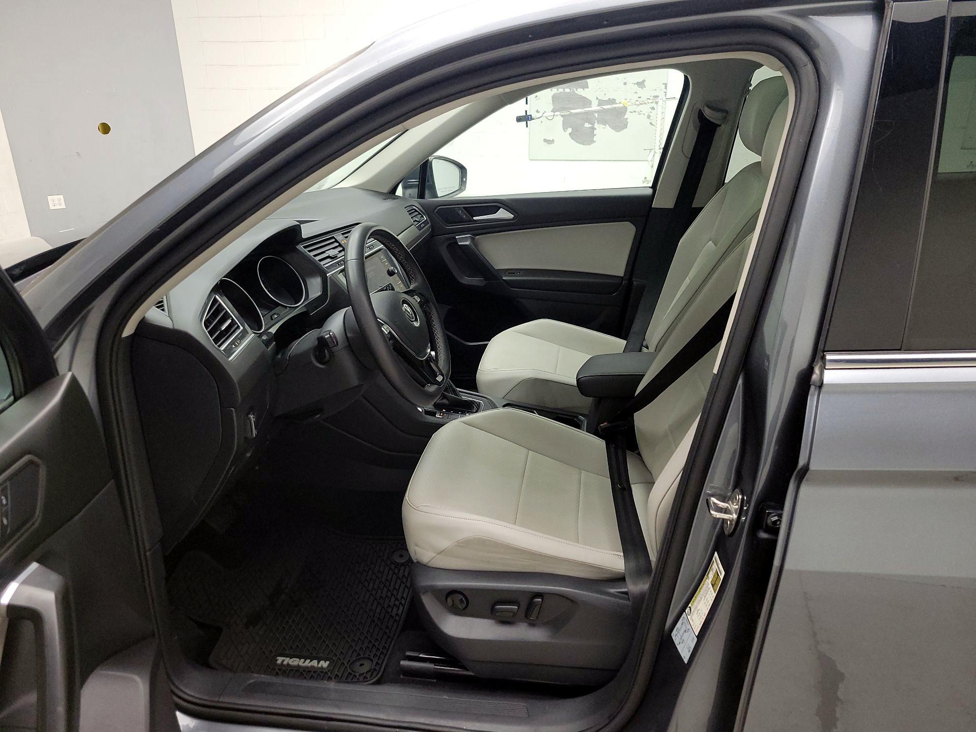 Thumbnail: 2021 Volkswagen Tiguan - 9