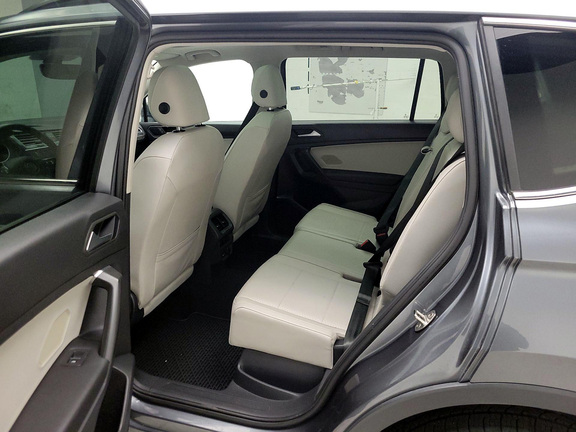 Thumbnail: 2021 Volkswagen Tiguan - 18