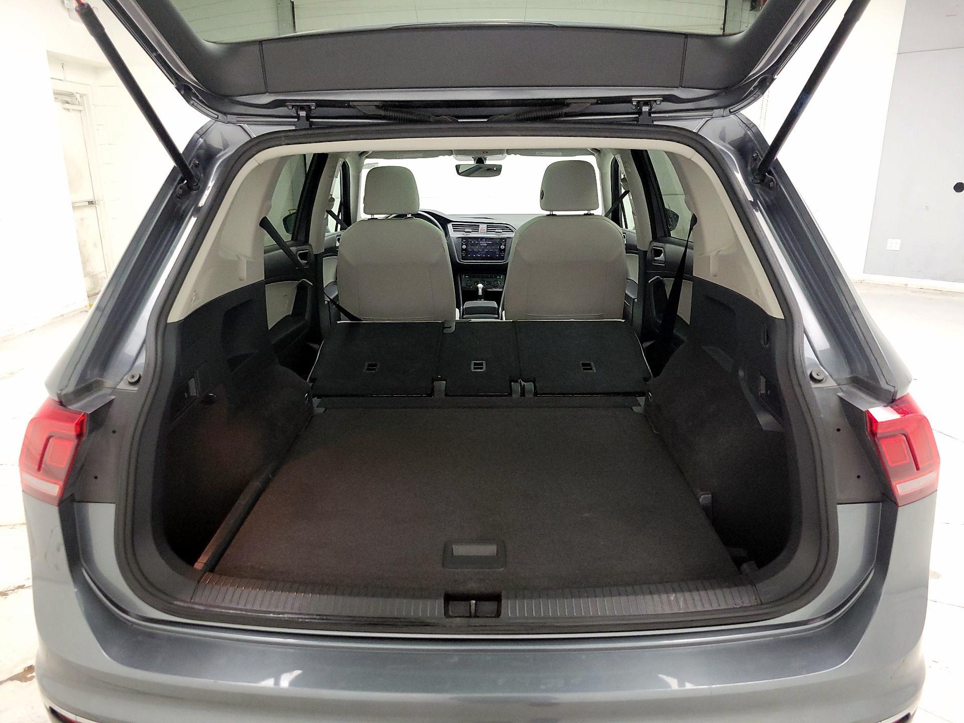 Thumbnail: 2021 Volkswagen Tiguan - 20