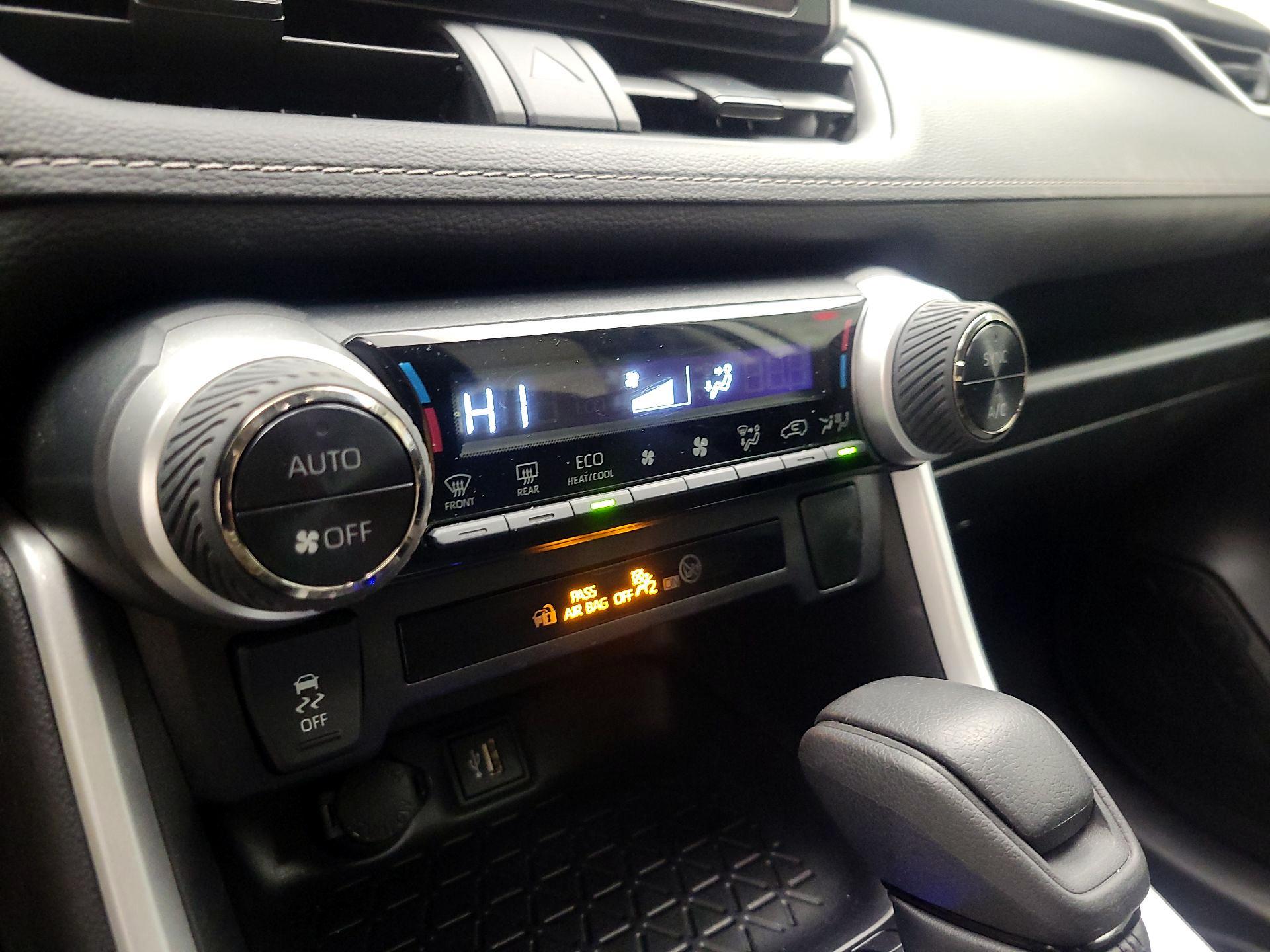 Thumbnail: 2024 Toyota RAV4 - 15