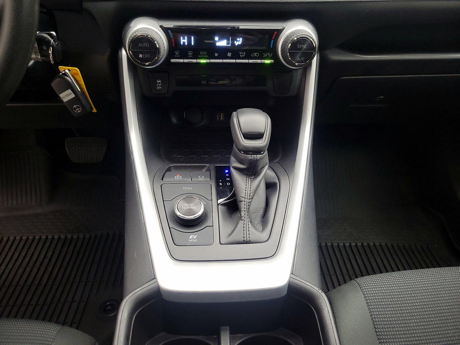 Thumbnail: 2024 Toyota RAV4 - 16