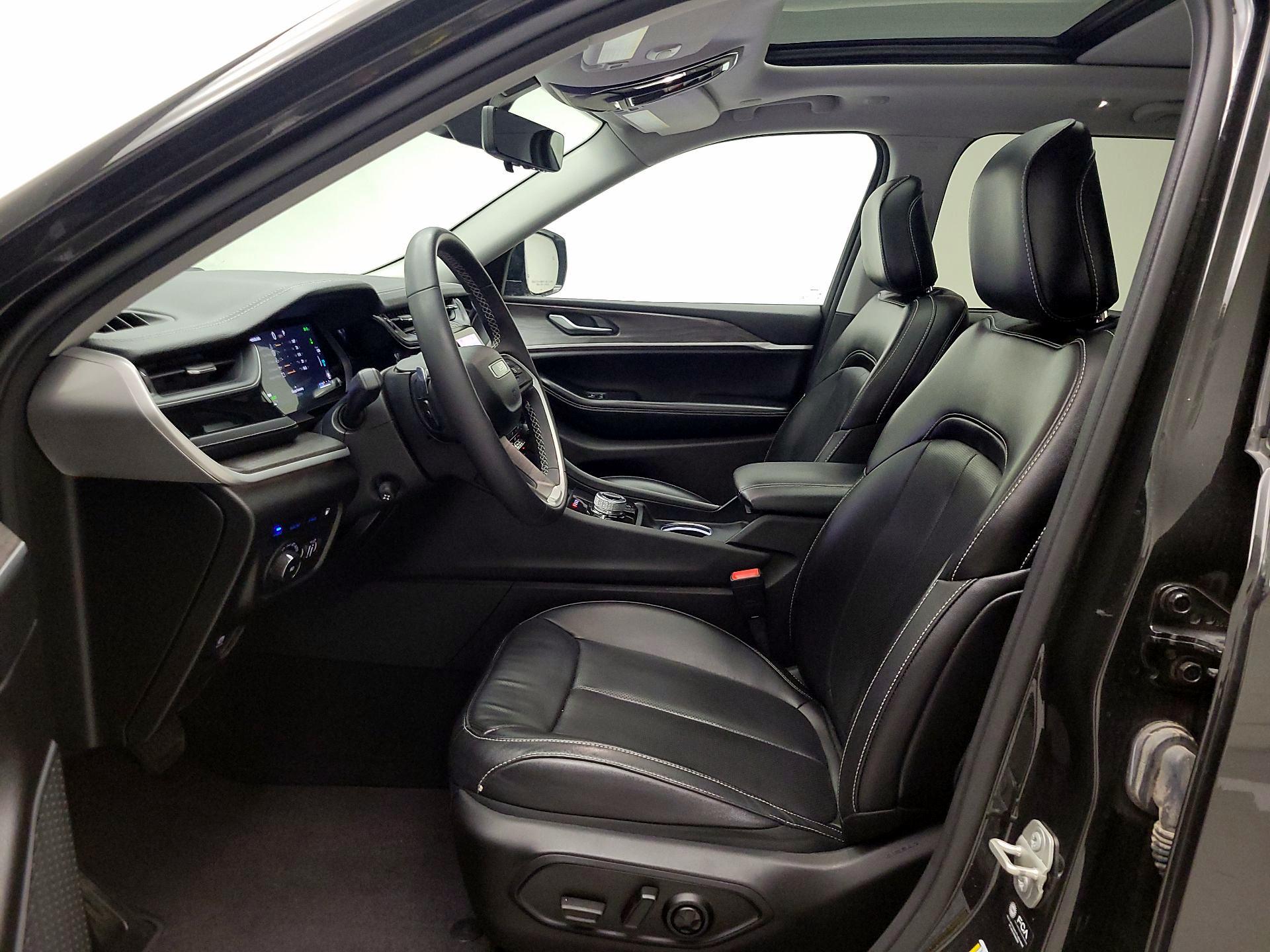 Thumbnail: 2023 Jeep Grand Cherokee - 9