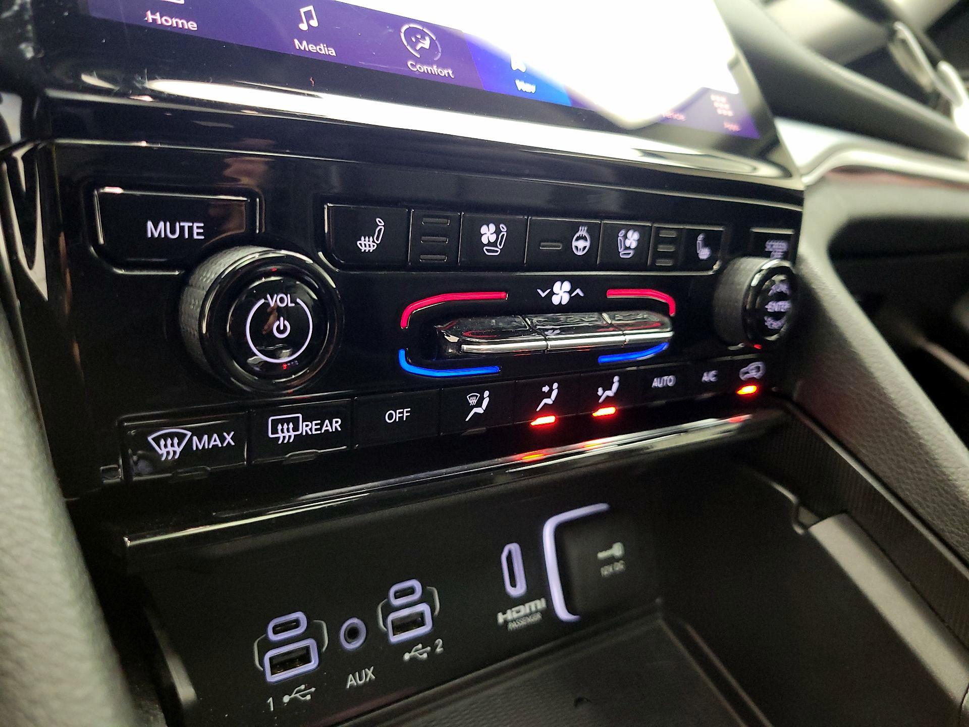 Thumbnail: 2023 Jeep Grand Cherokee - 15