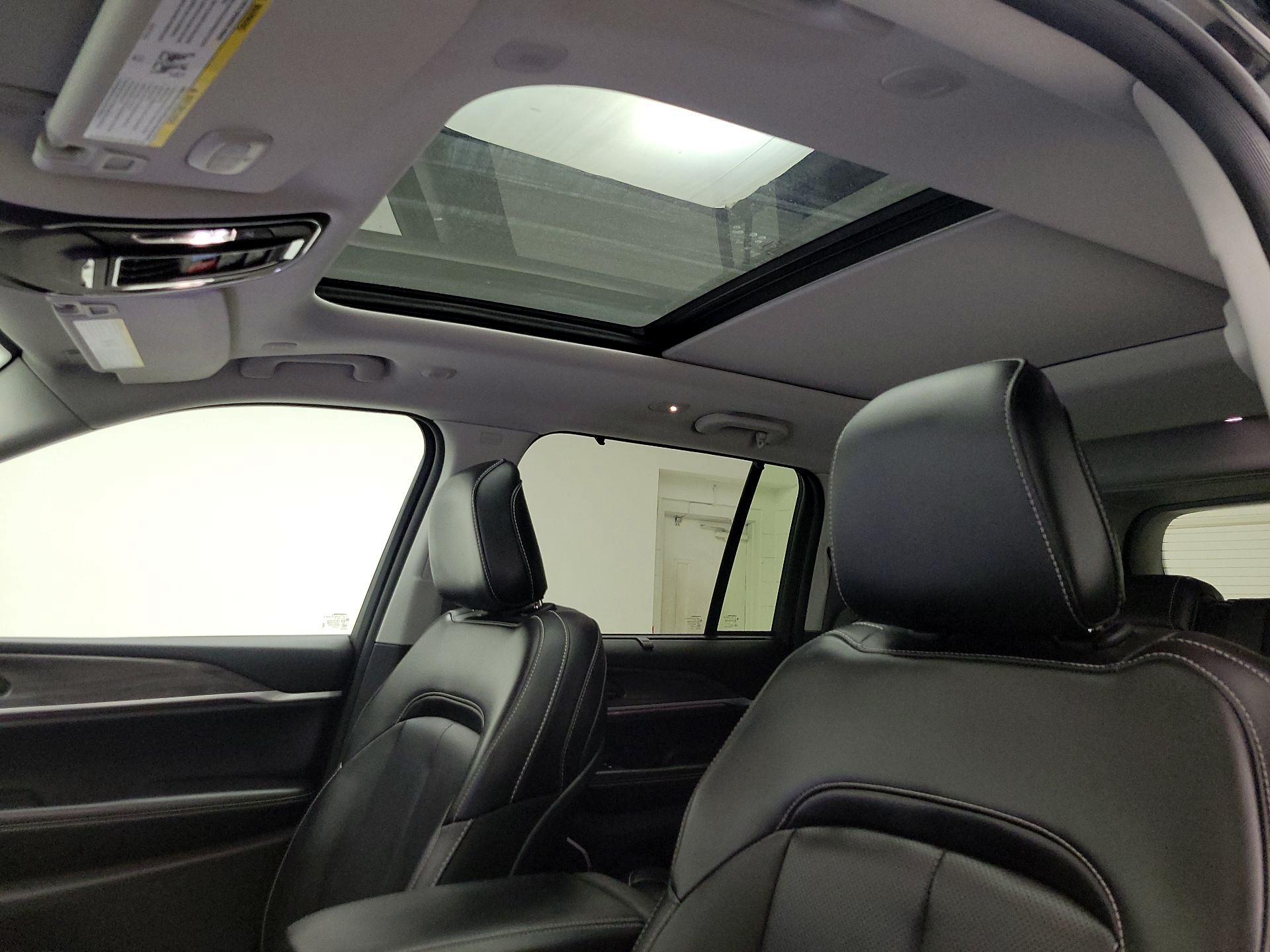 Thumbnail: 2023 Jeep Grand Cherokee - 18