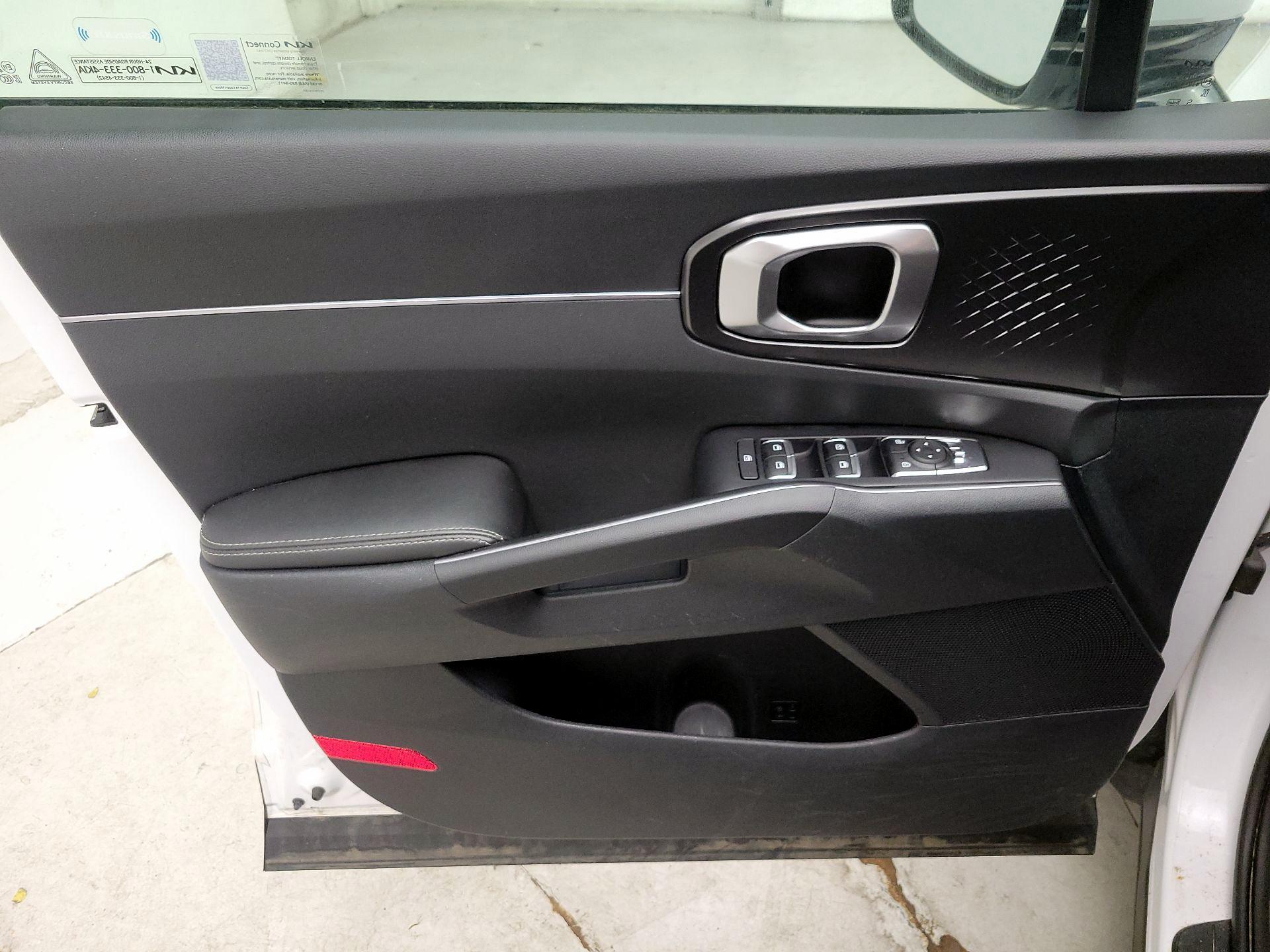 Thumbnail: 2022 Kia Sorento - 10