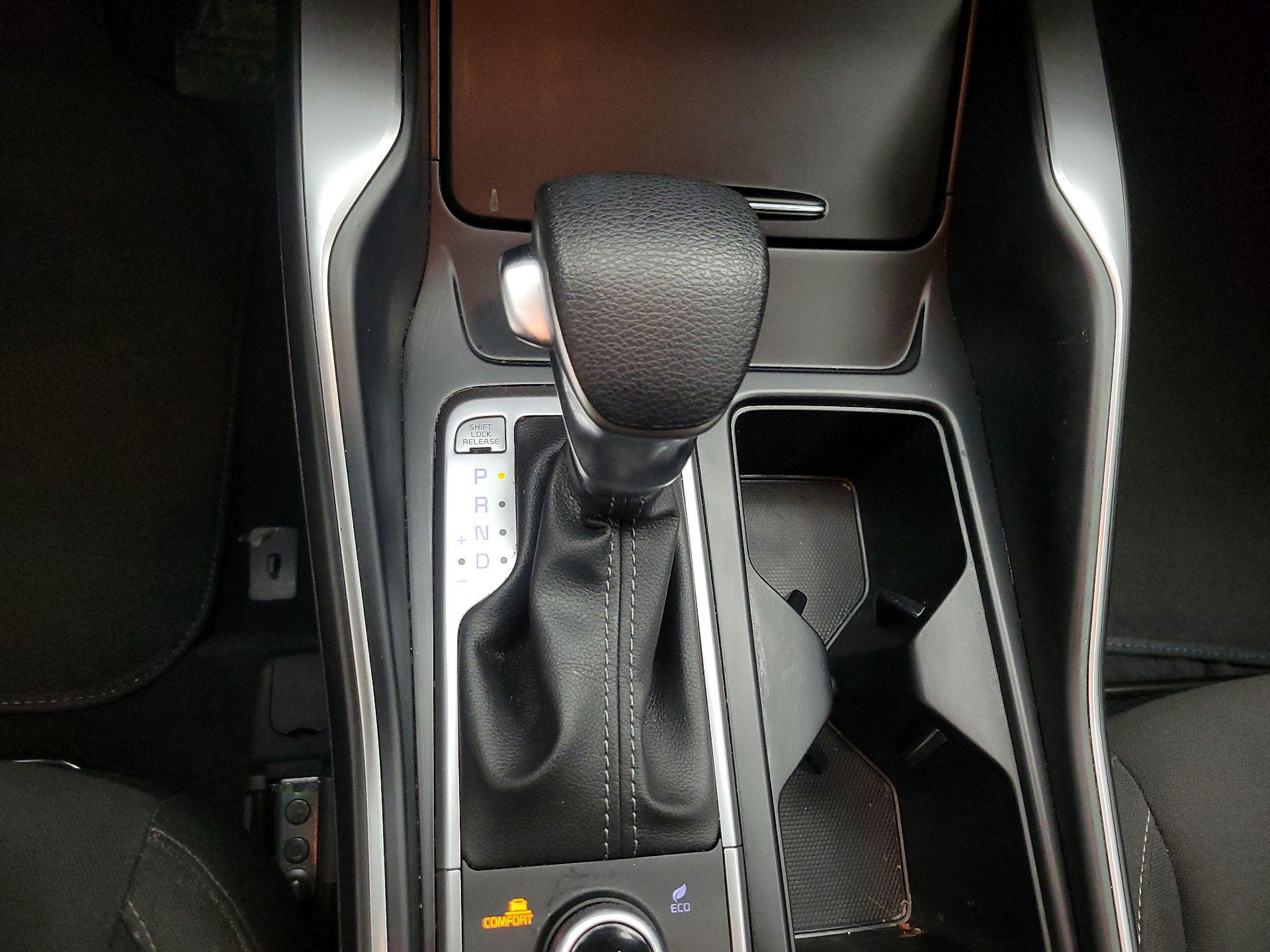 Thumbnail: 2022 Kia Sorento - 15