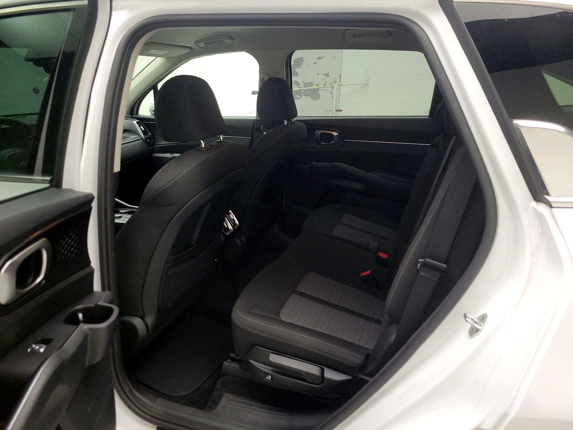 Thumbnail: 2022 Kia Sorento - 17