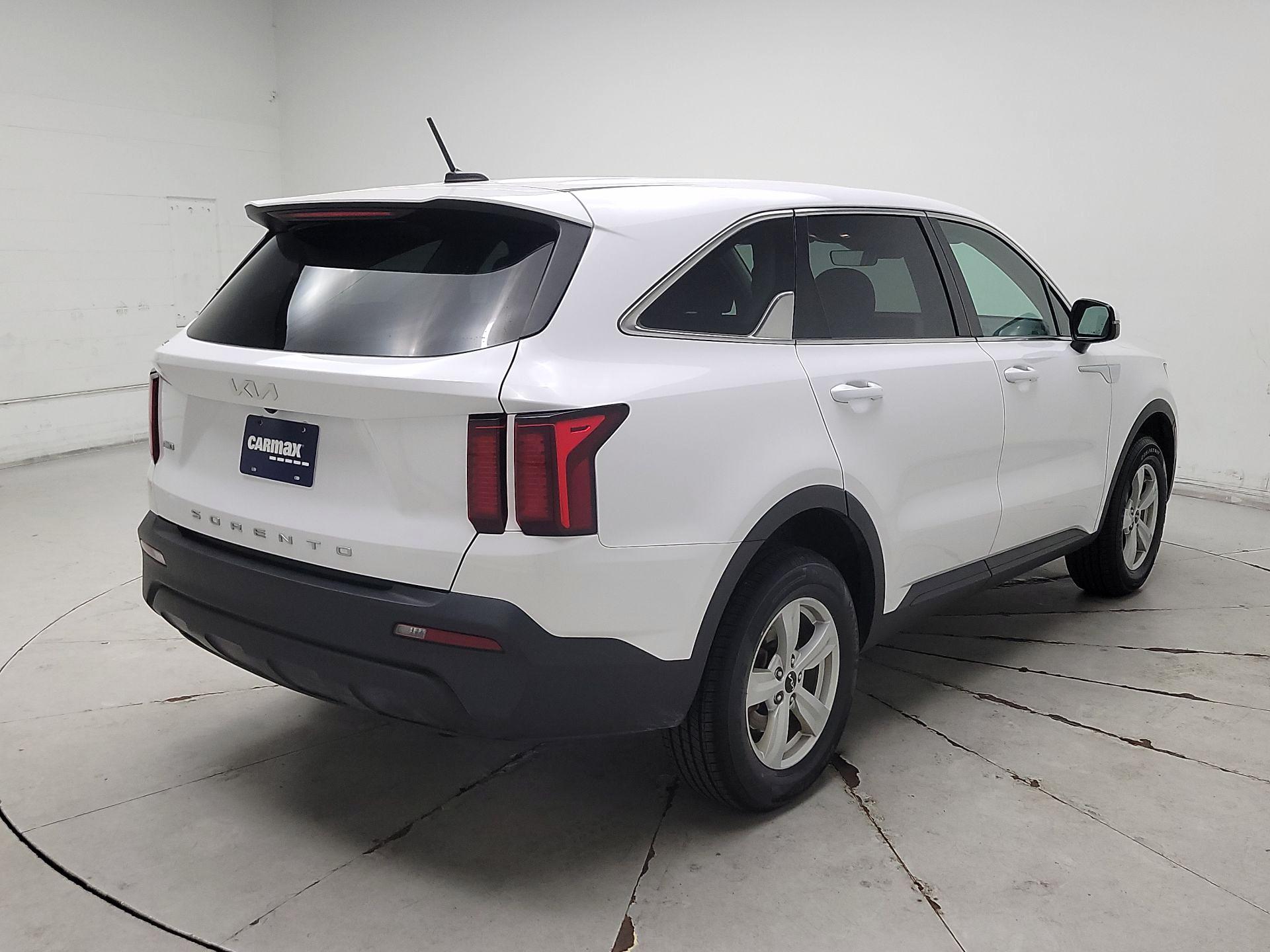 Thumbnail: 2022 Kia Sorento - 5