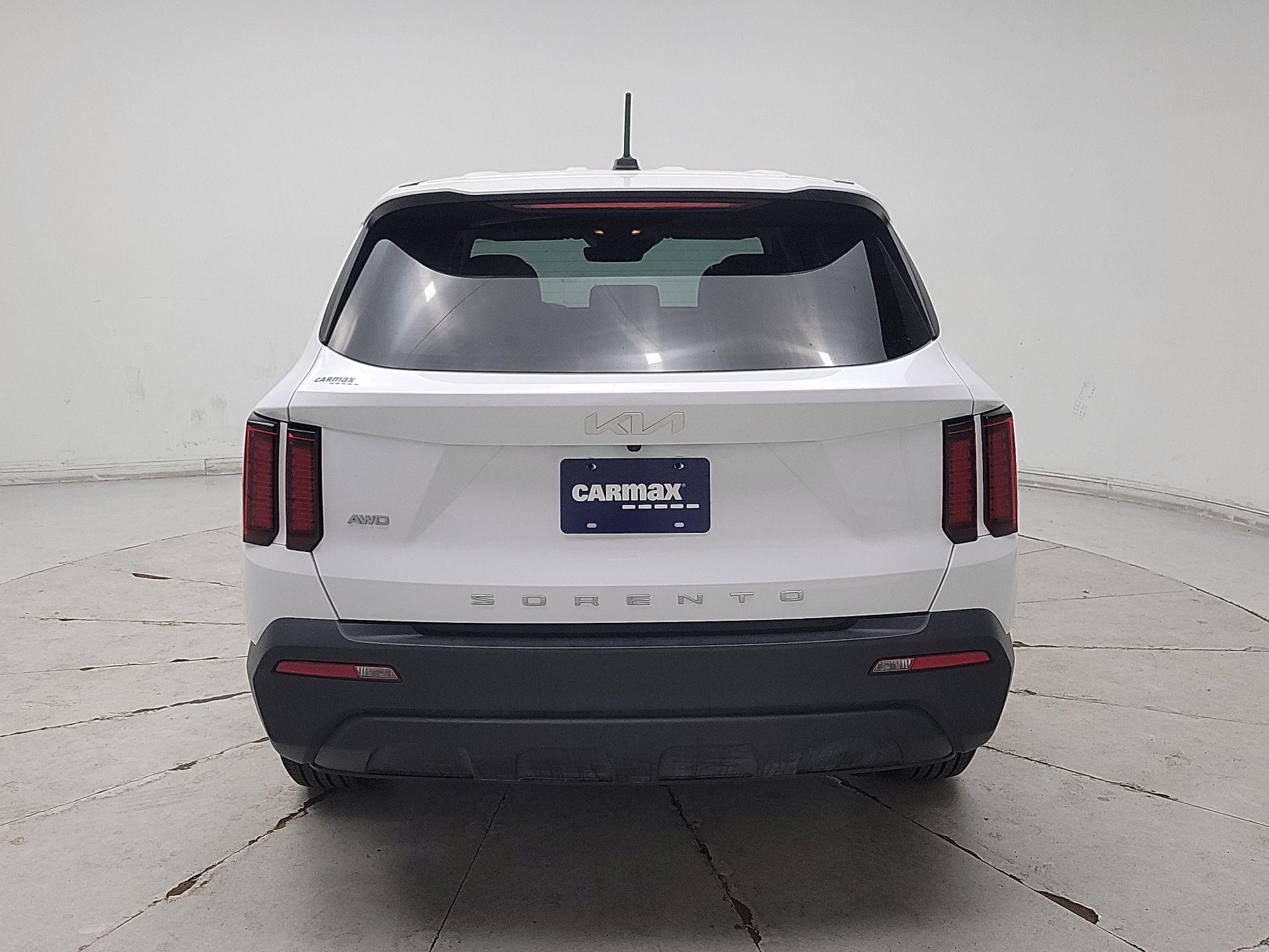 Thumbnail: 2022 Kia Sorento - 6