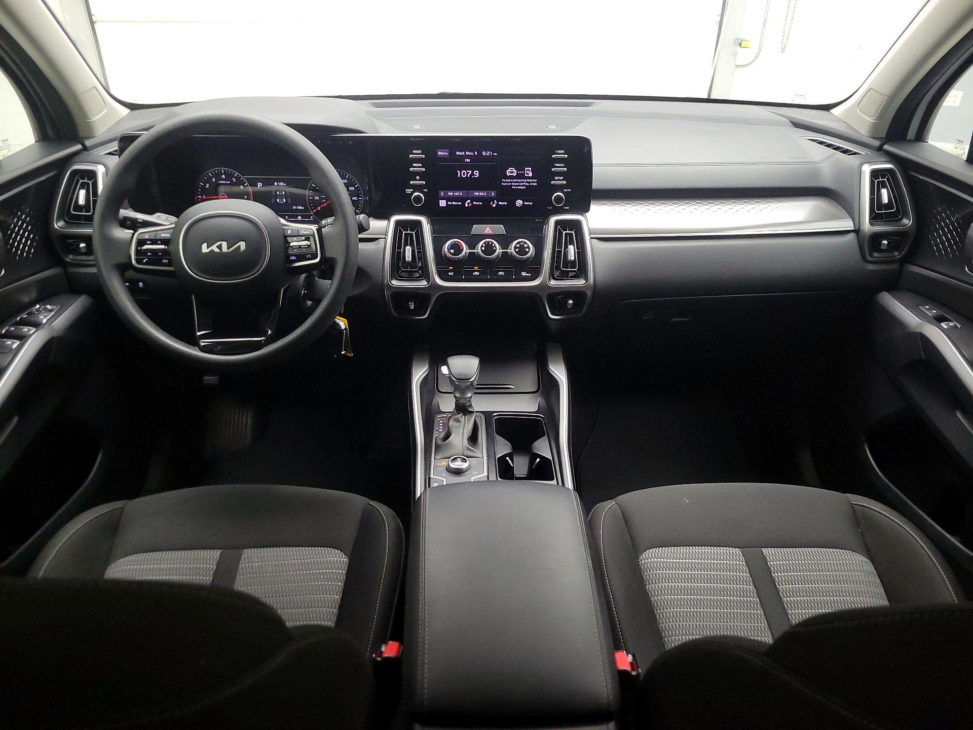 Thumbnail: 2022 Kia Sorento - 8