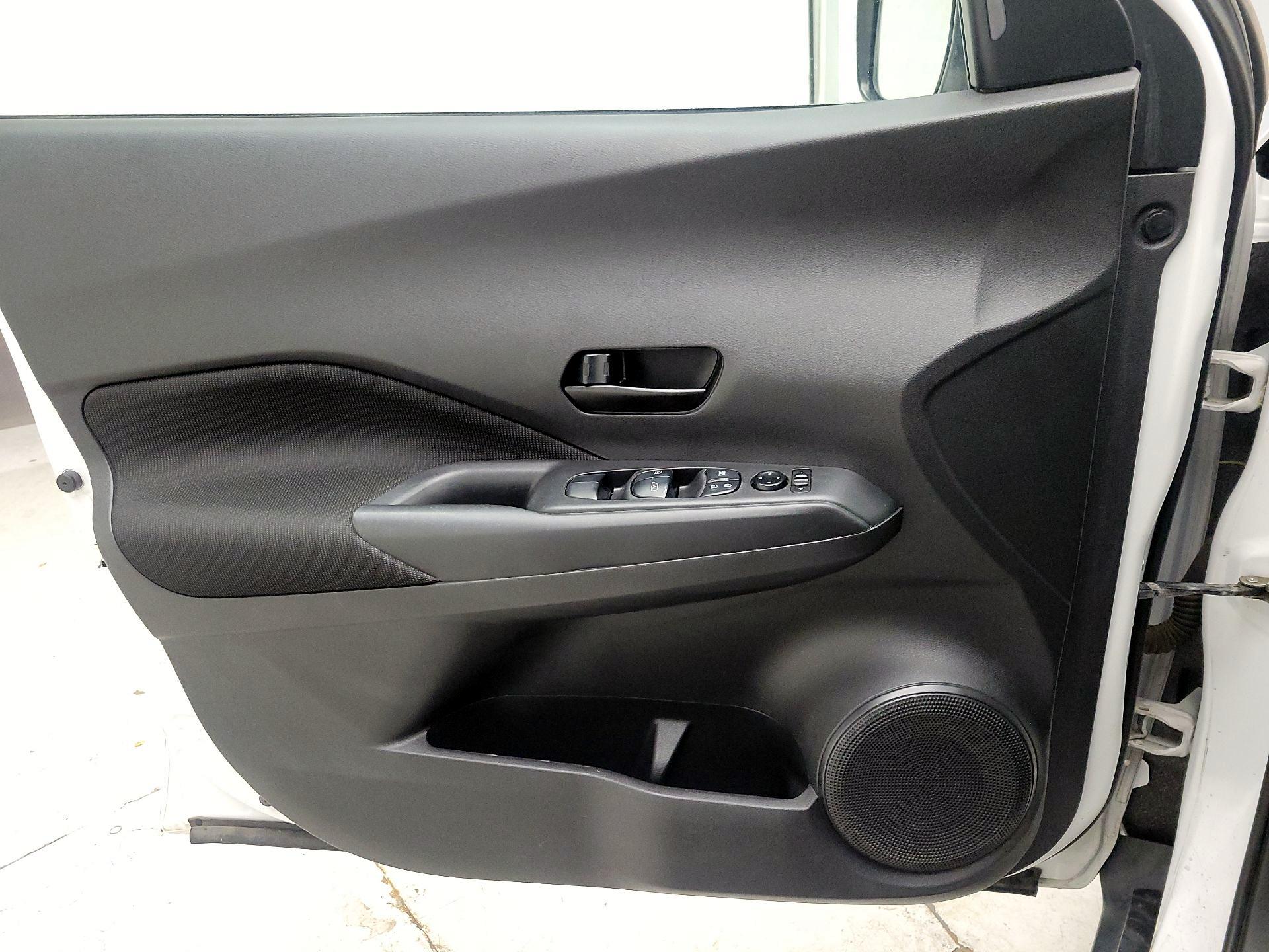 Thumbnail: 2021 Nissan Kicks - 10