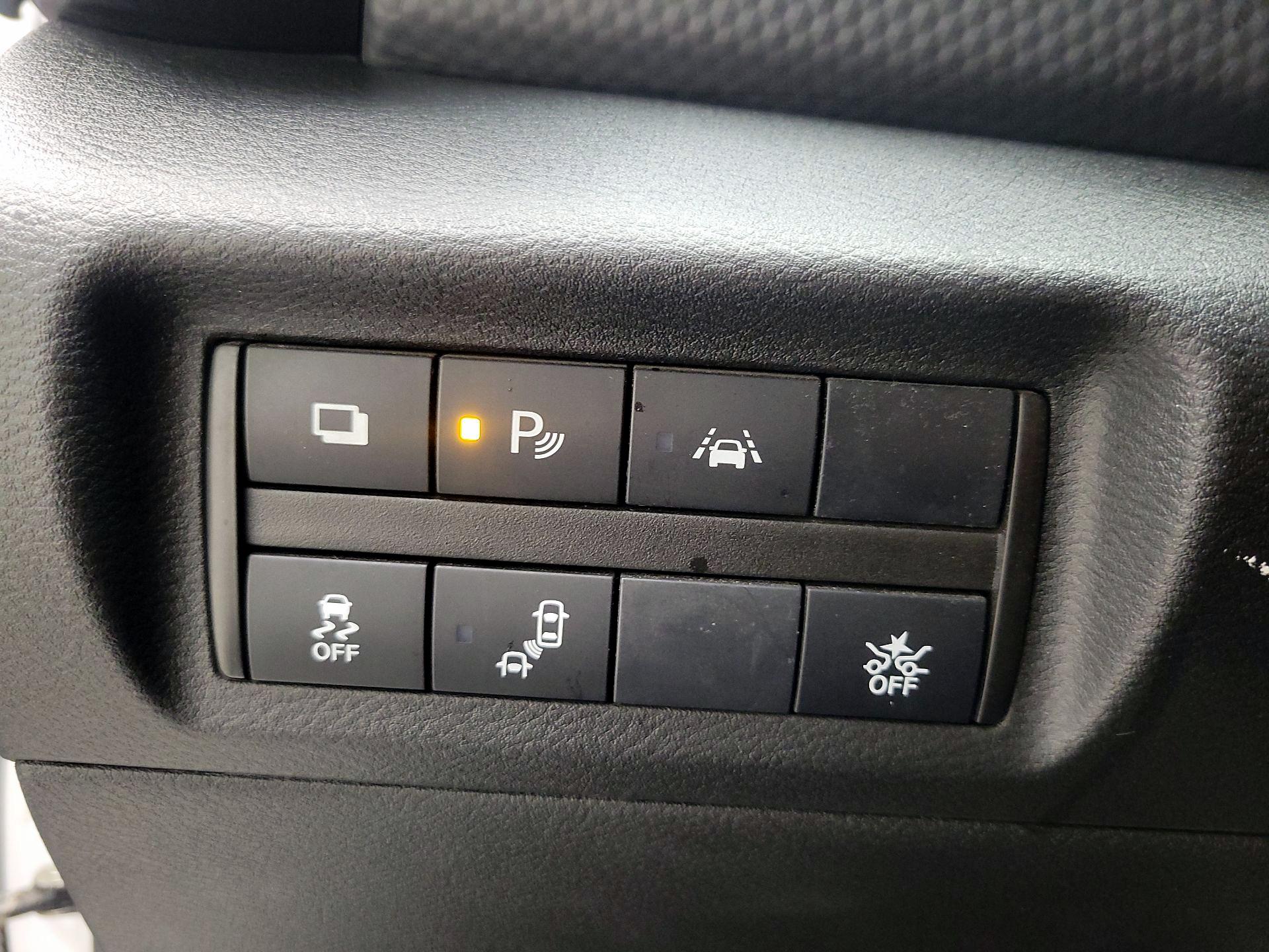 Thumbnail: 2021 Nissan Kicks - 11