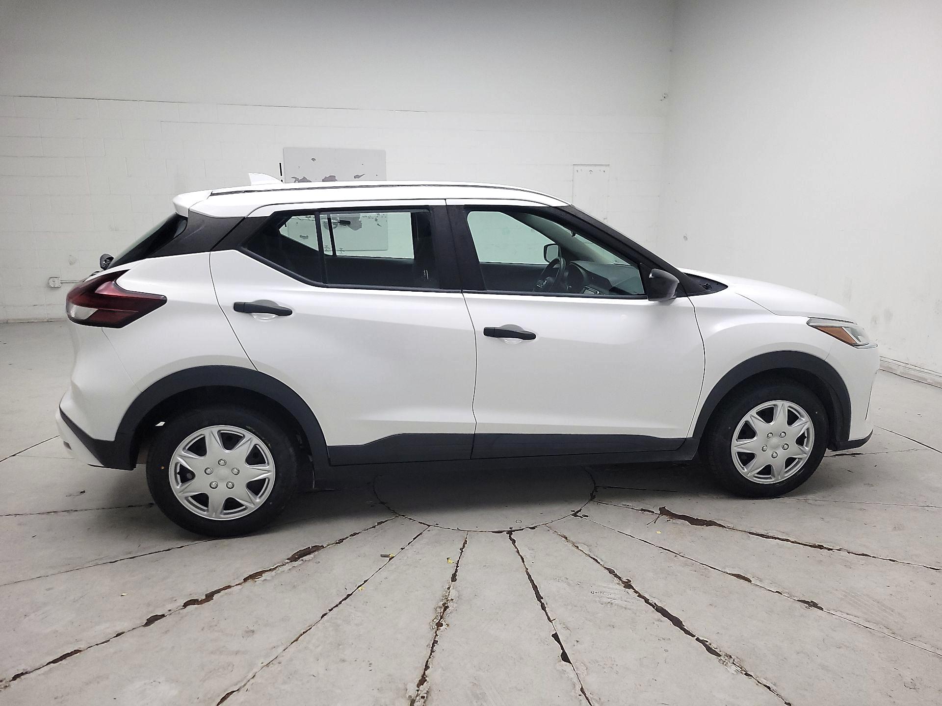 Thumbnail: 2021 Nissan Kicks - 4