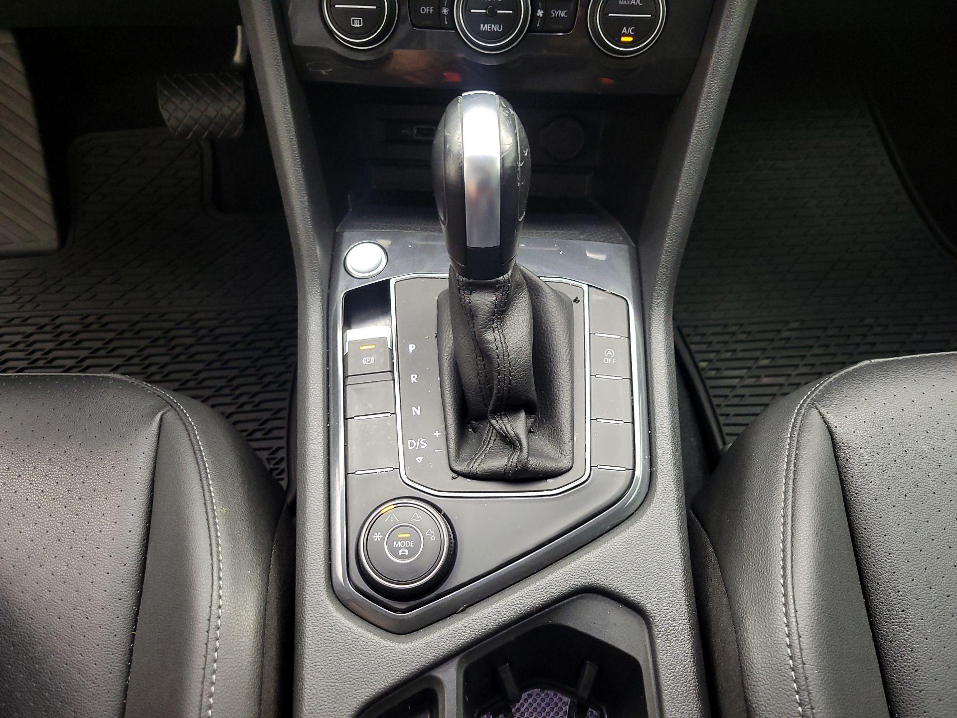 Thumbnail: 2020 Volkswagen Tiguan - 15