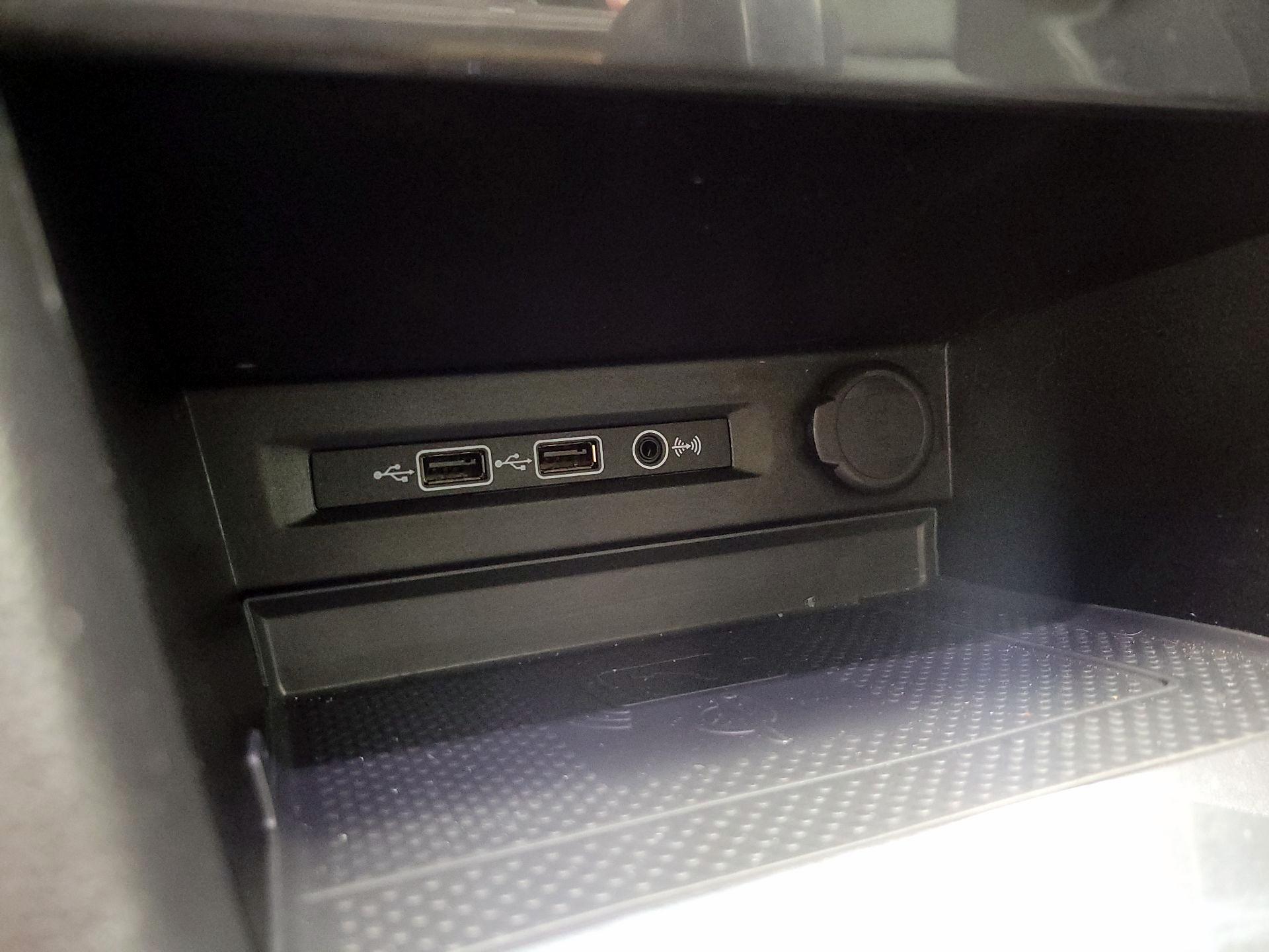 Thumbnail: 2020 Volkswagen Tiguan - 16