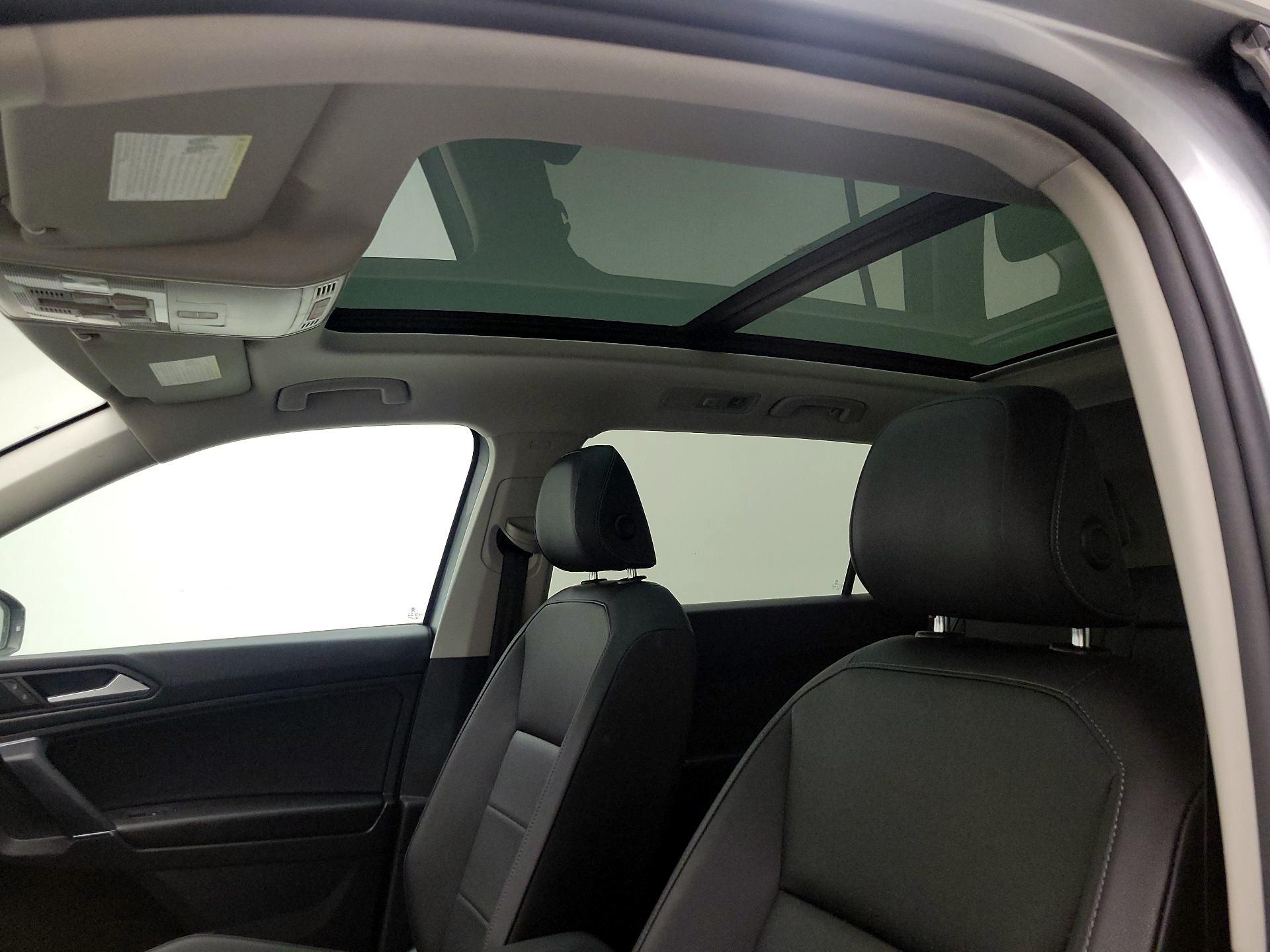 Thumbnail: 2020 Volkswagen Tiguan - 17