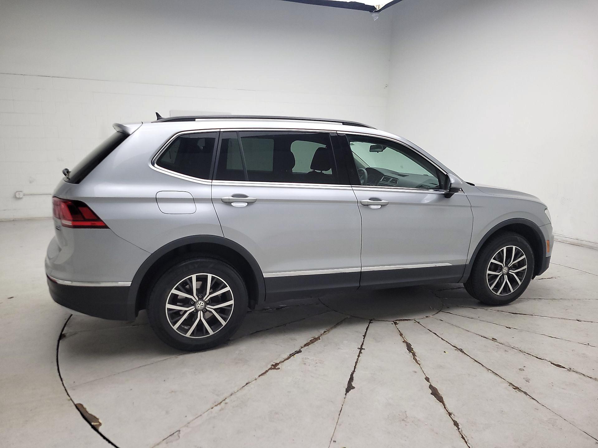 Thumbnail: 2020 Volkswagen Tiguan - 4