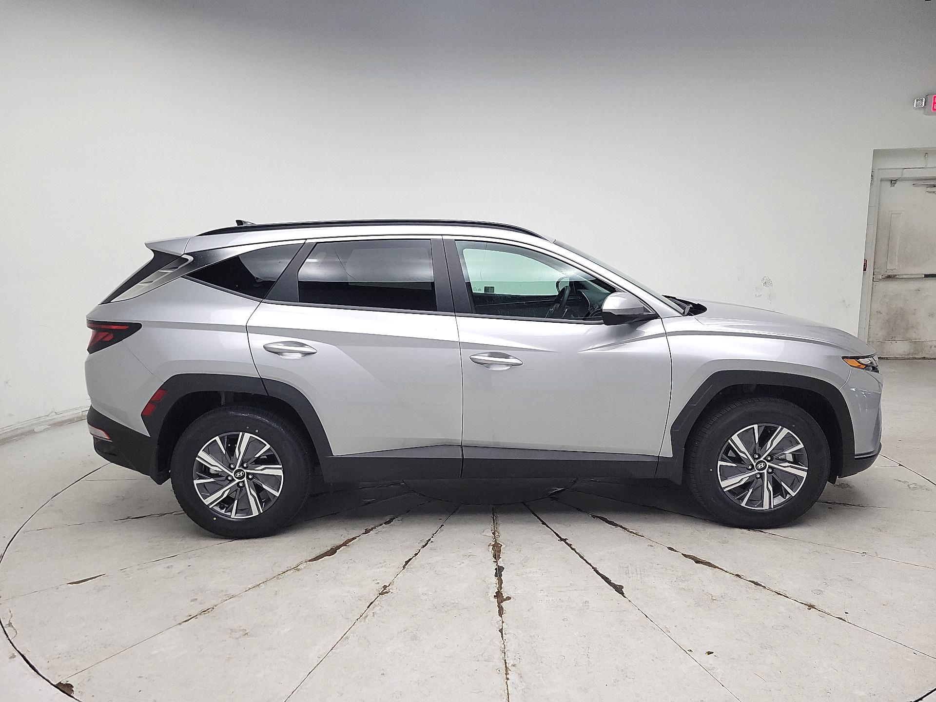 Thumbnail: 2024 Hyundai Tucson - 4