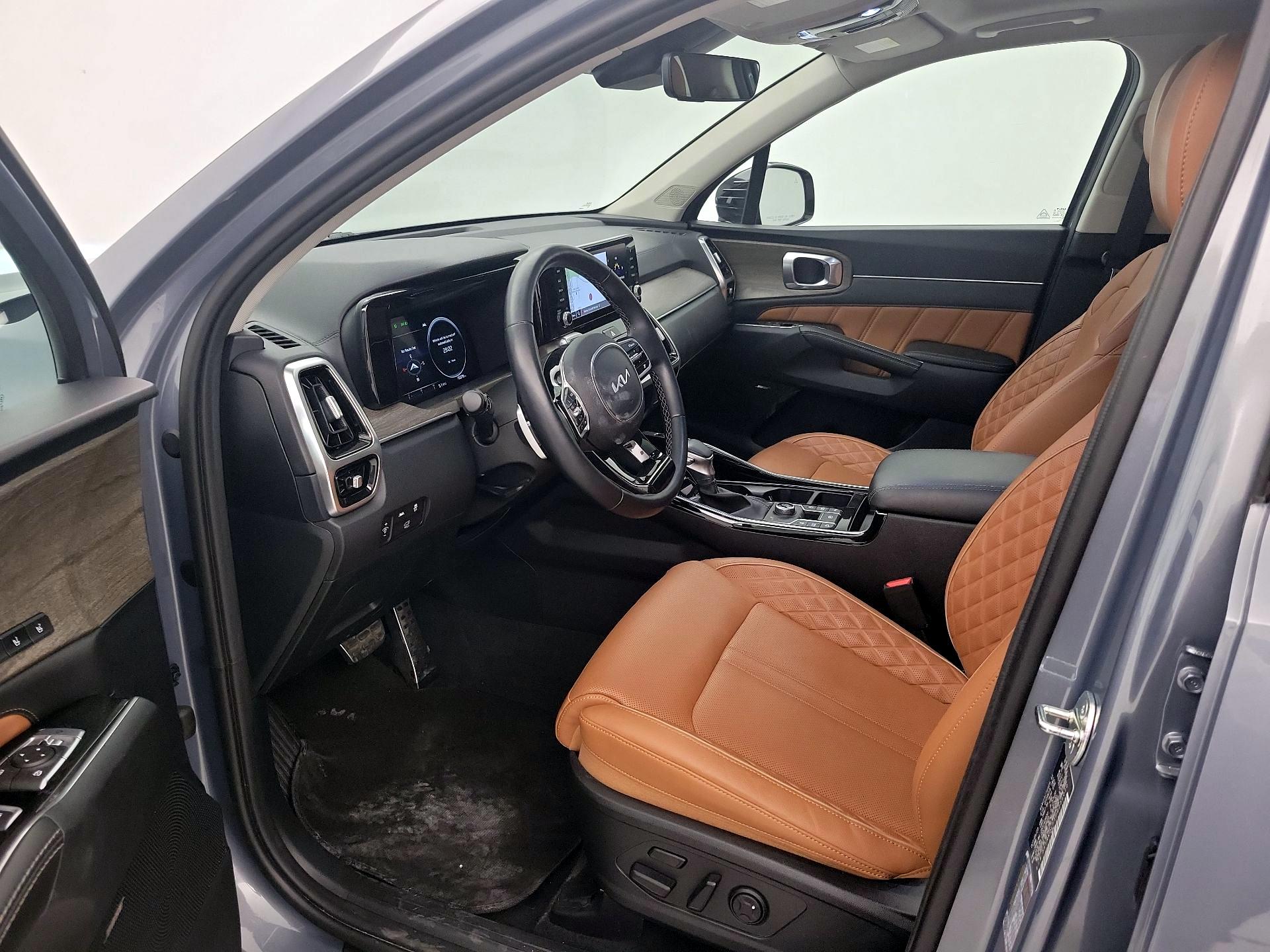 Thumbnail: 2023 Kia Sorento - 11