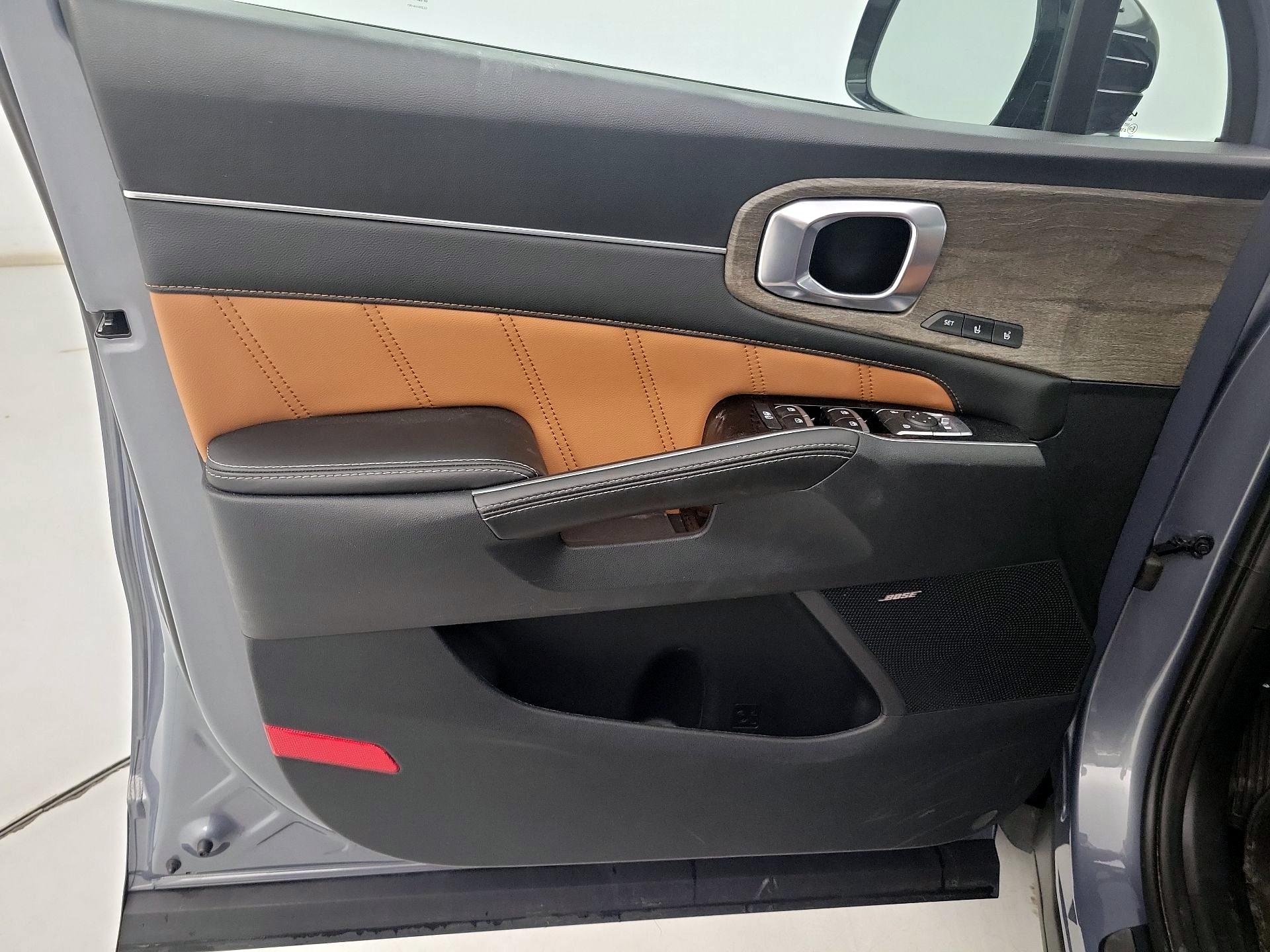 Thumbnail: 2023 Kia Sorento - 12