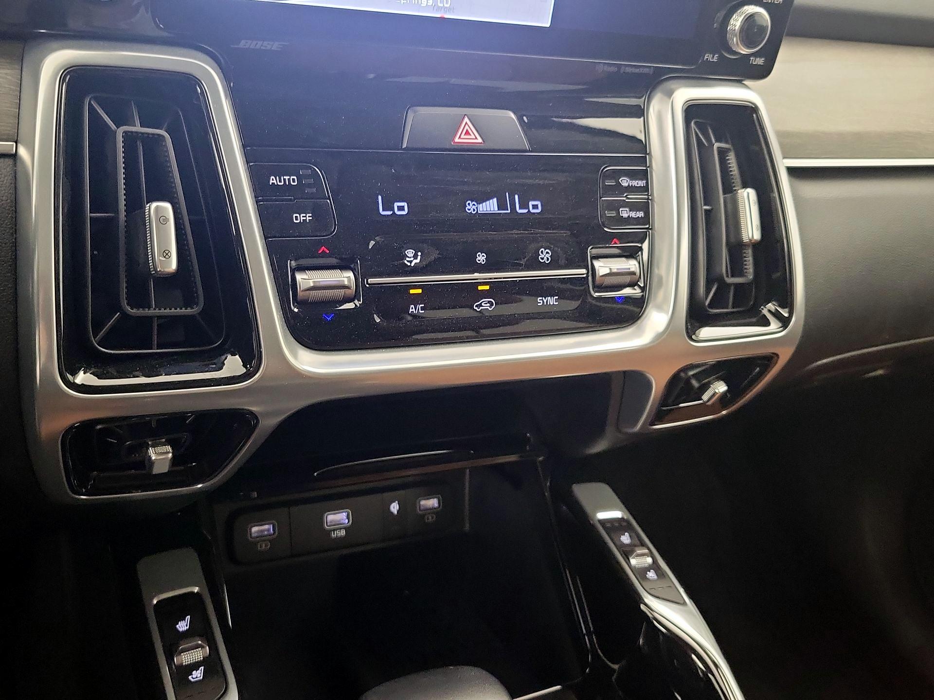 Thumbnail: 2023 Kia Sorento - 17