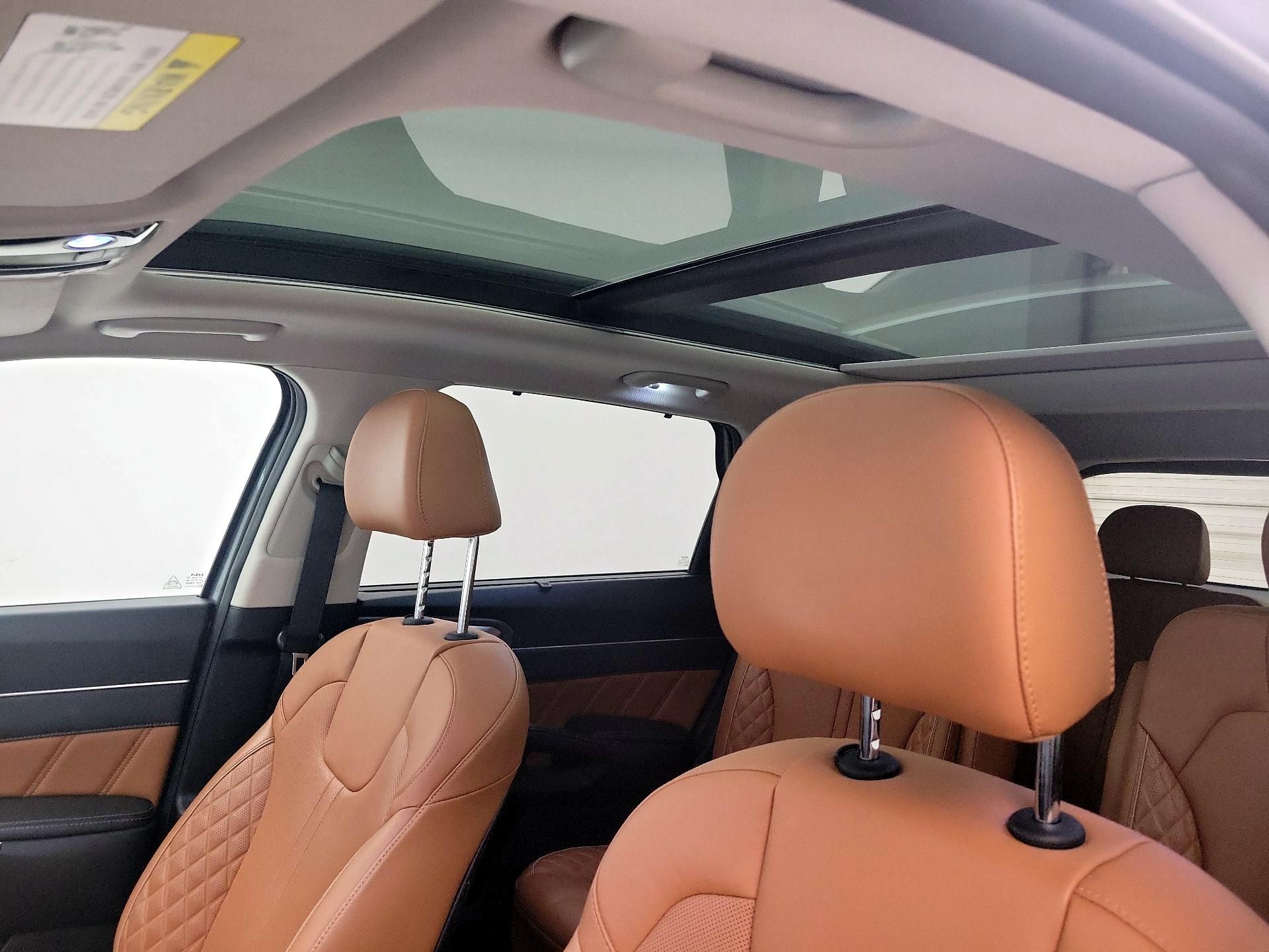 Thumbnail: 2023 Kia Sorento - 20