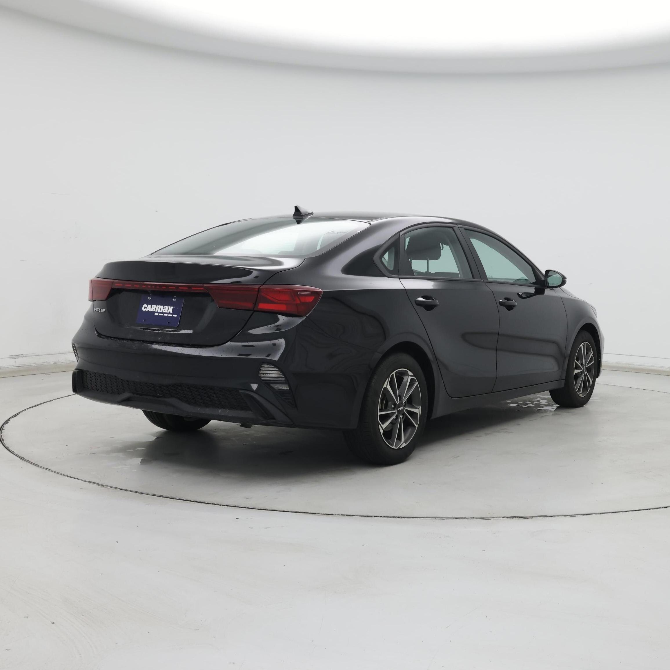 Thumbnail: 2023 Kia Forte - 8