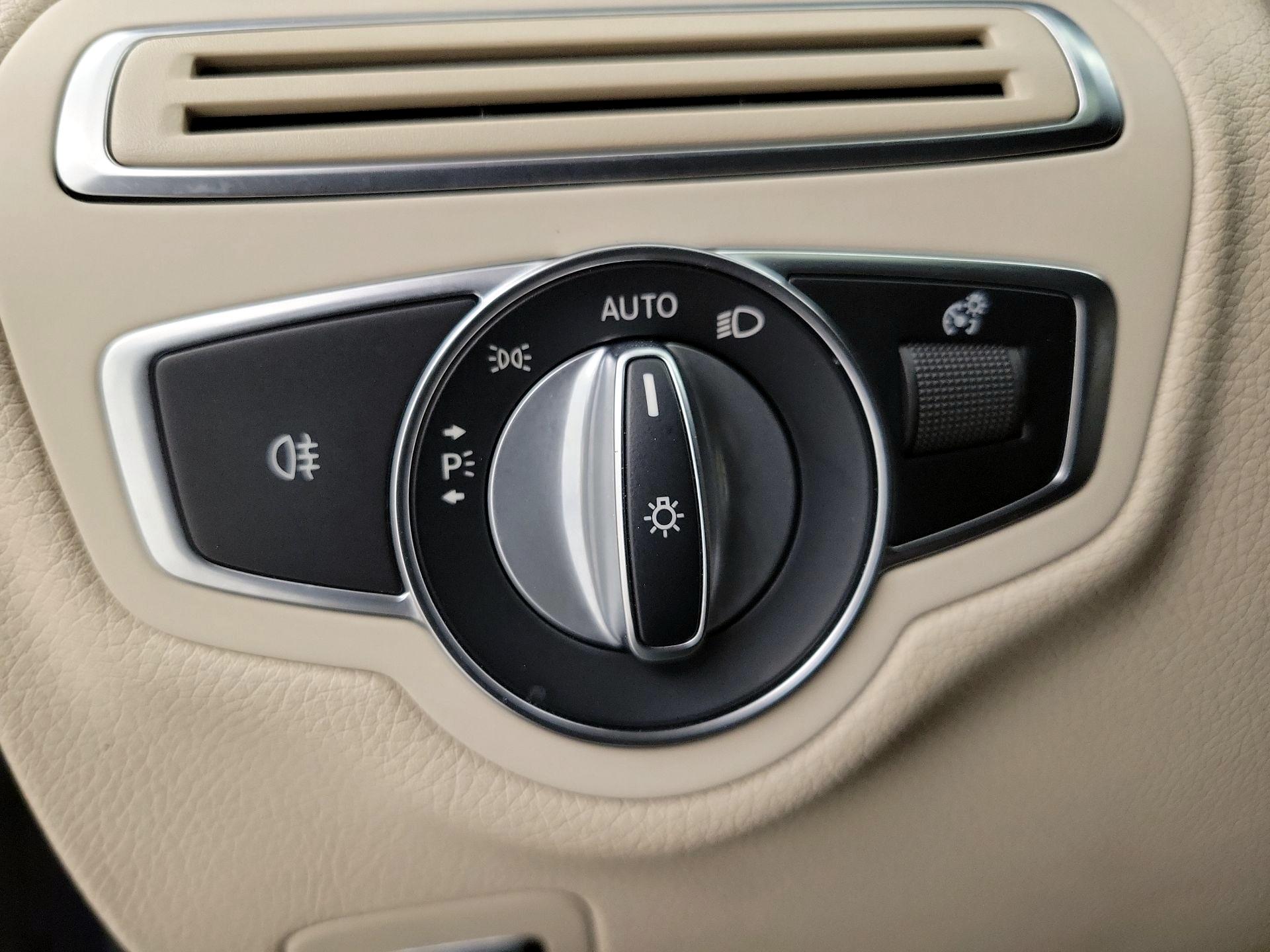 Thumbnail: 2021 Mercedes-Benz C-Class - 13