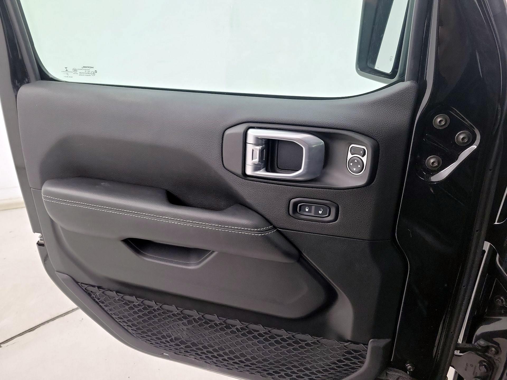 Thumbnail: 2021 Jeep Wrangler - 12