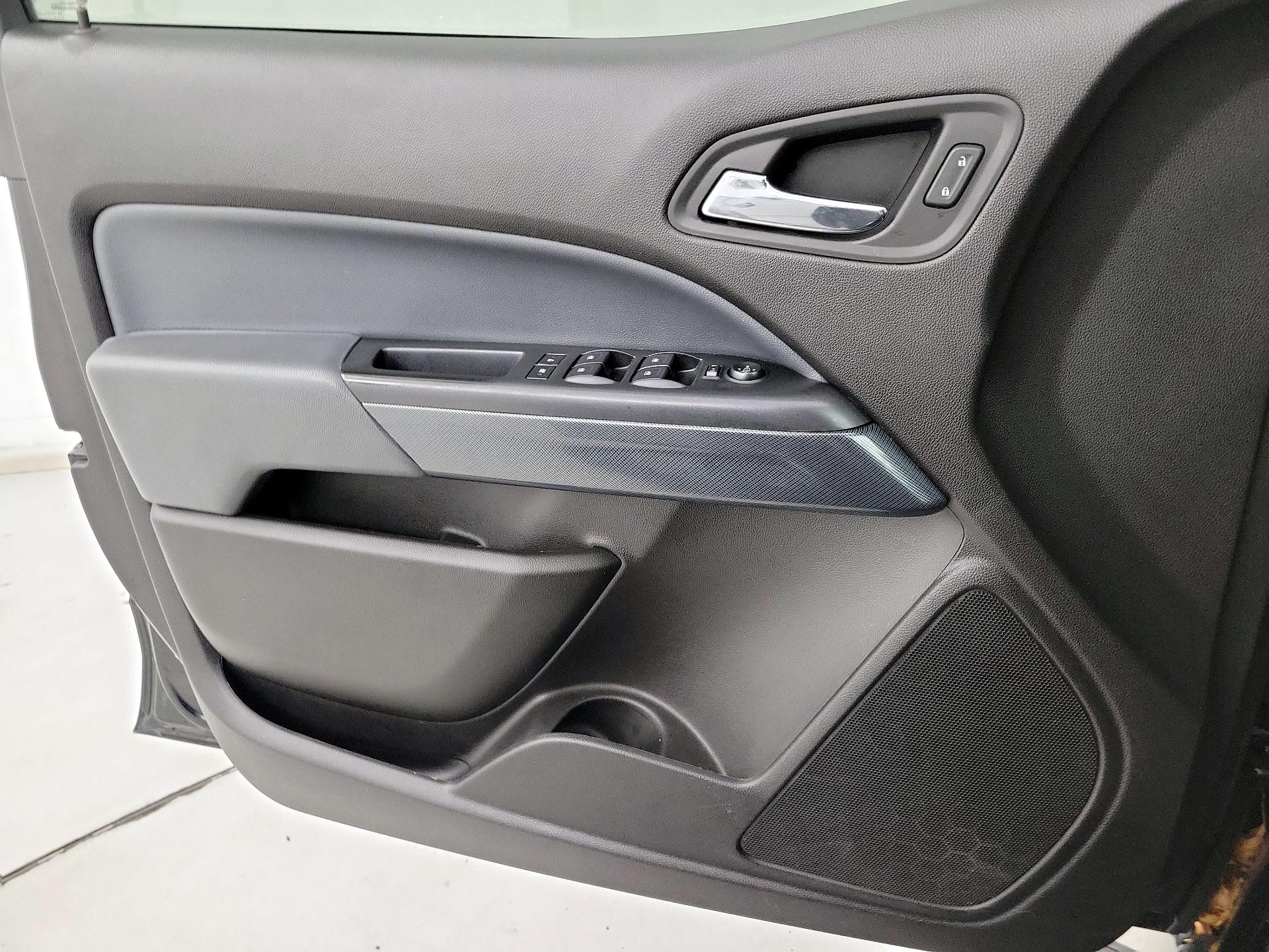 Thumbnail: 2018 Chevrolet Colorado - 12