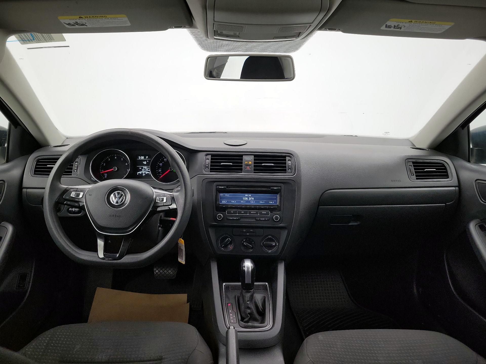 Thumbnail: 2015 Volkswagen Jetta - 9