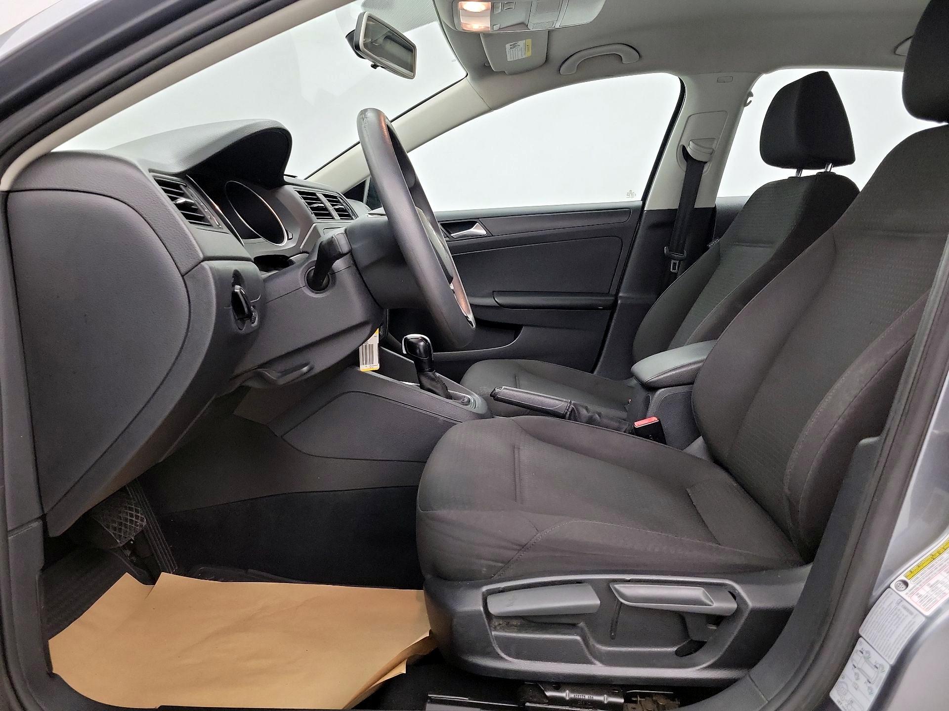 Thumbnail: 2015 Volkswagen Jetta - 11