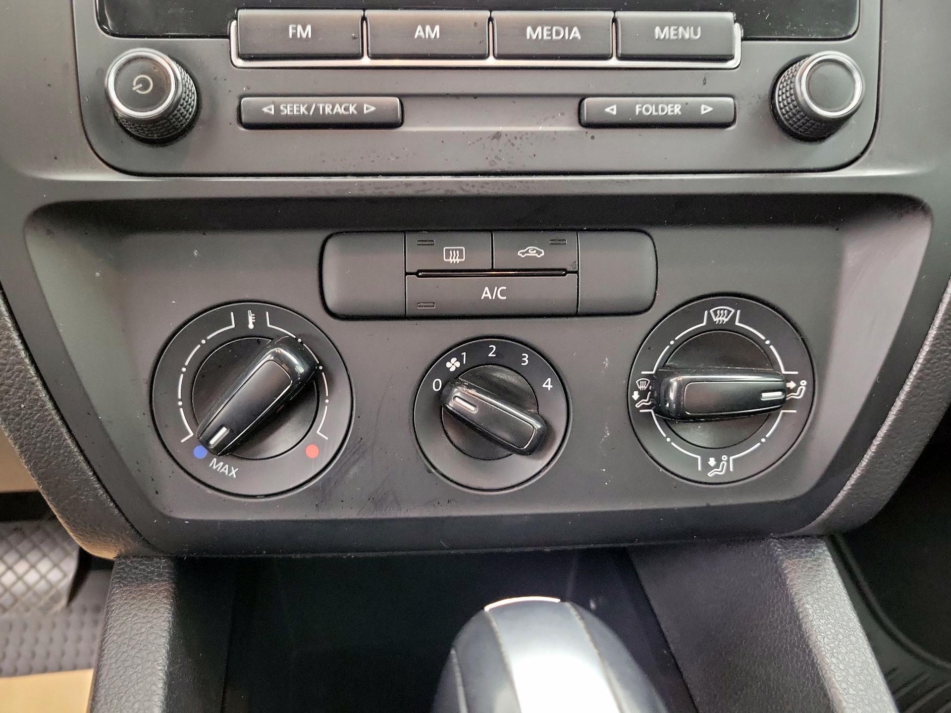 Thumbnail: 2015 Volkswagen Jetta - 15