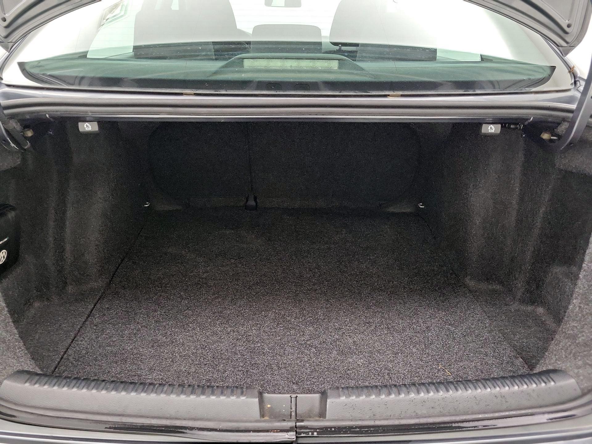 Thumbnail: 2015 Volkswagen Jetta - 19