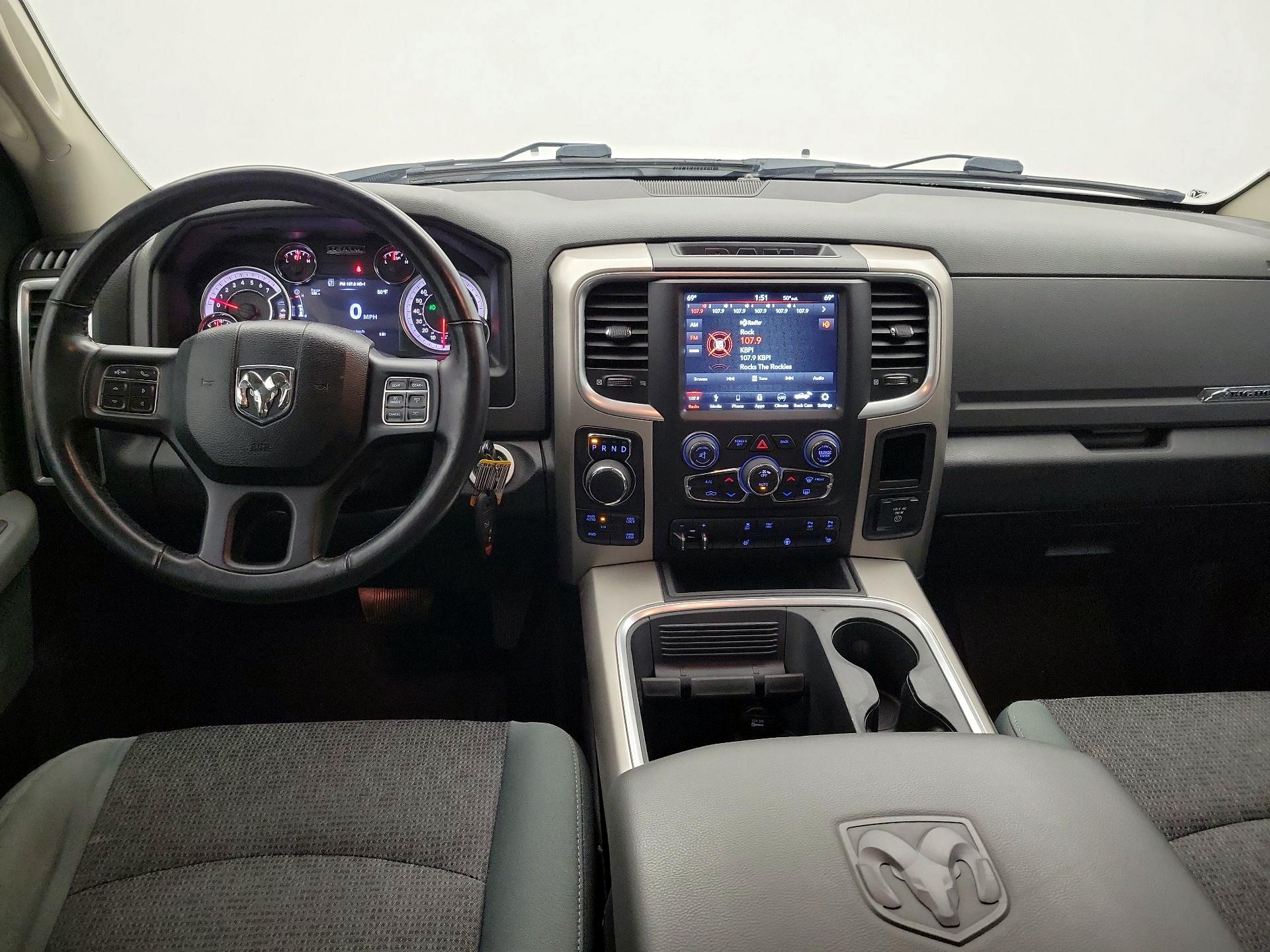 Thumbnail: 2019 RAM 1500 Classic - 9