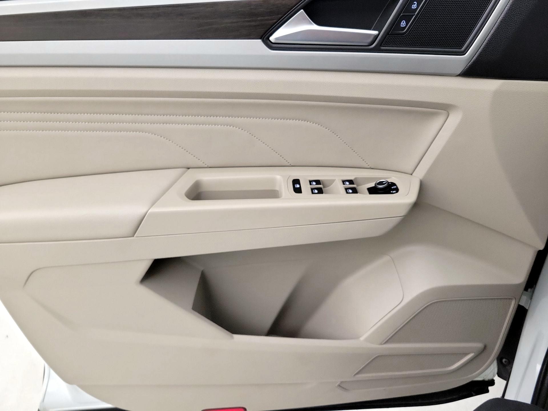 Thumbnail: 2022 Volkswagen Atlas - 12