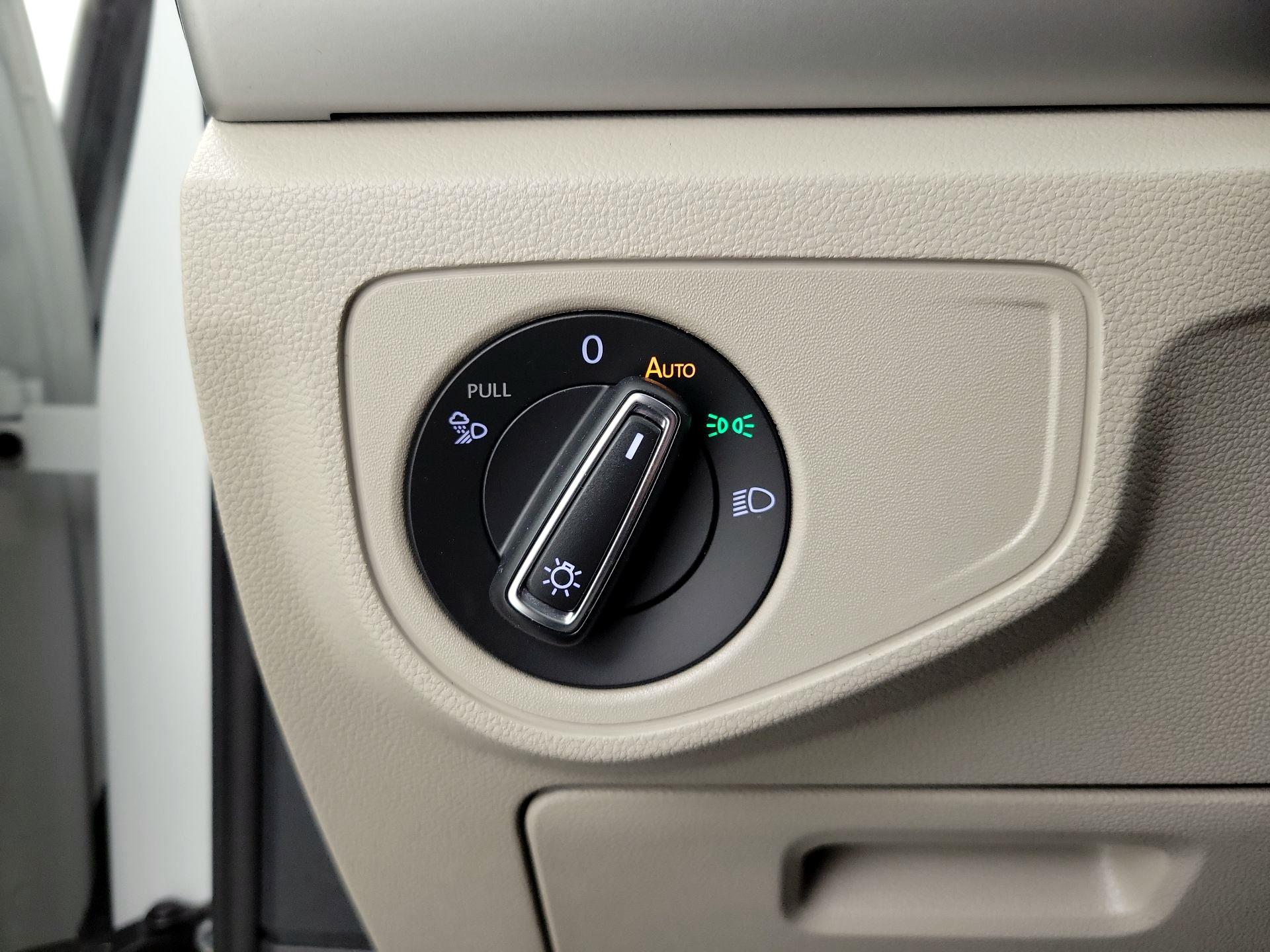 Thumbnail: 2022 Volkswagen Atlas - 13